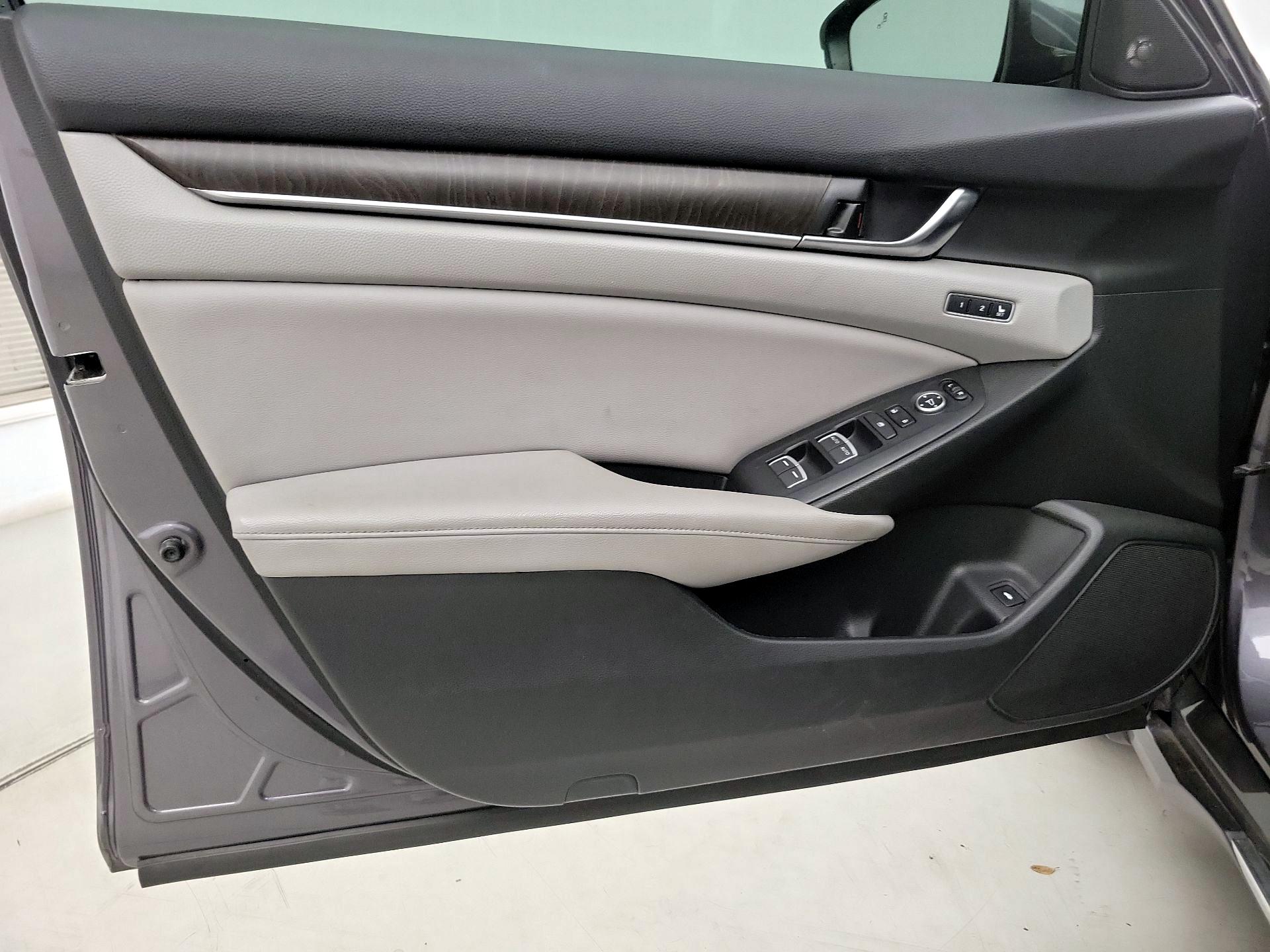 Thumbnail: 2018 Honda Accord - 12