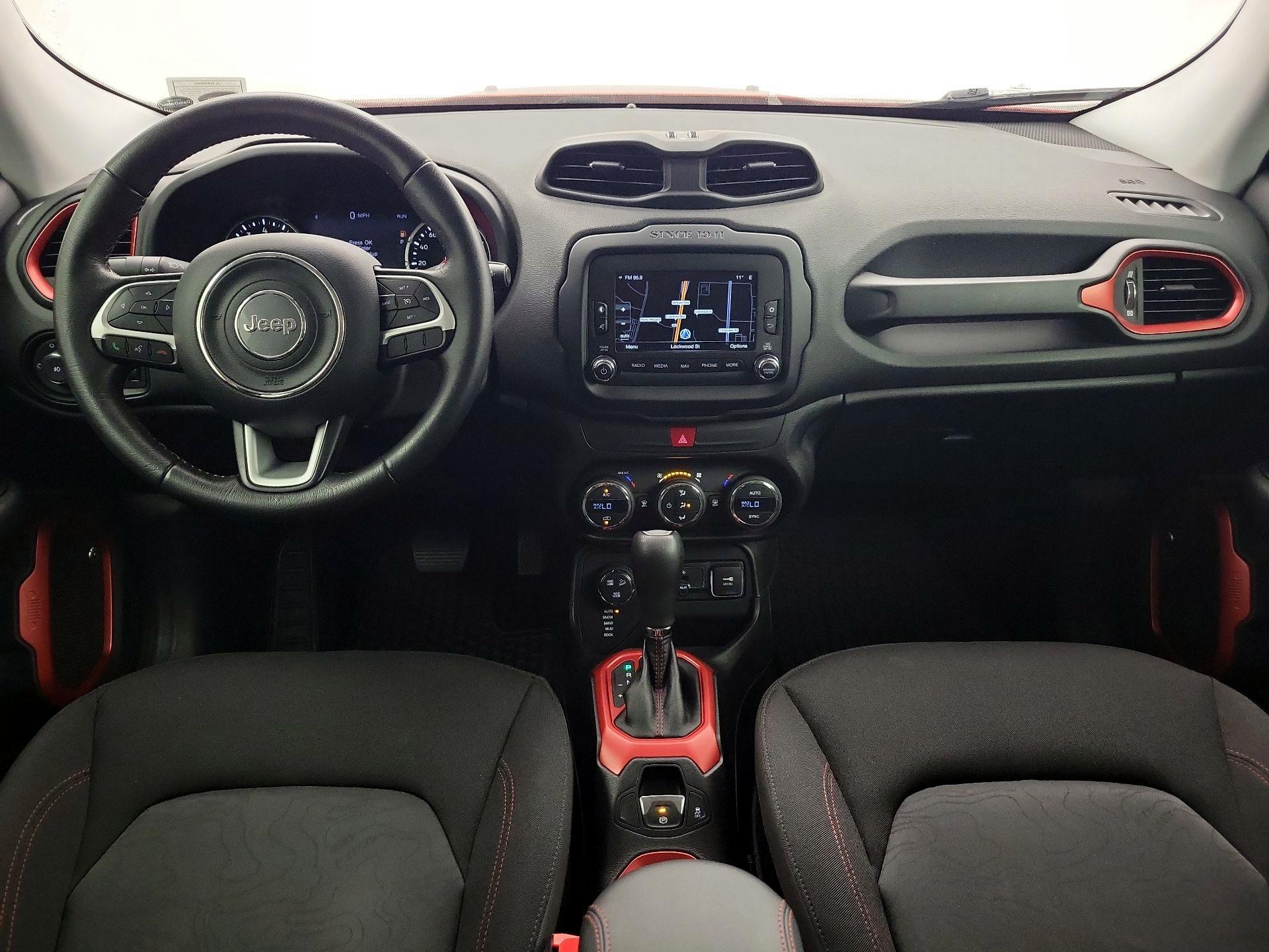 Thumbnail: 2016 Jeep Renegade - 9