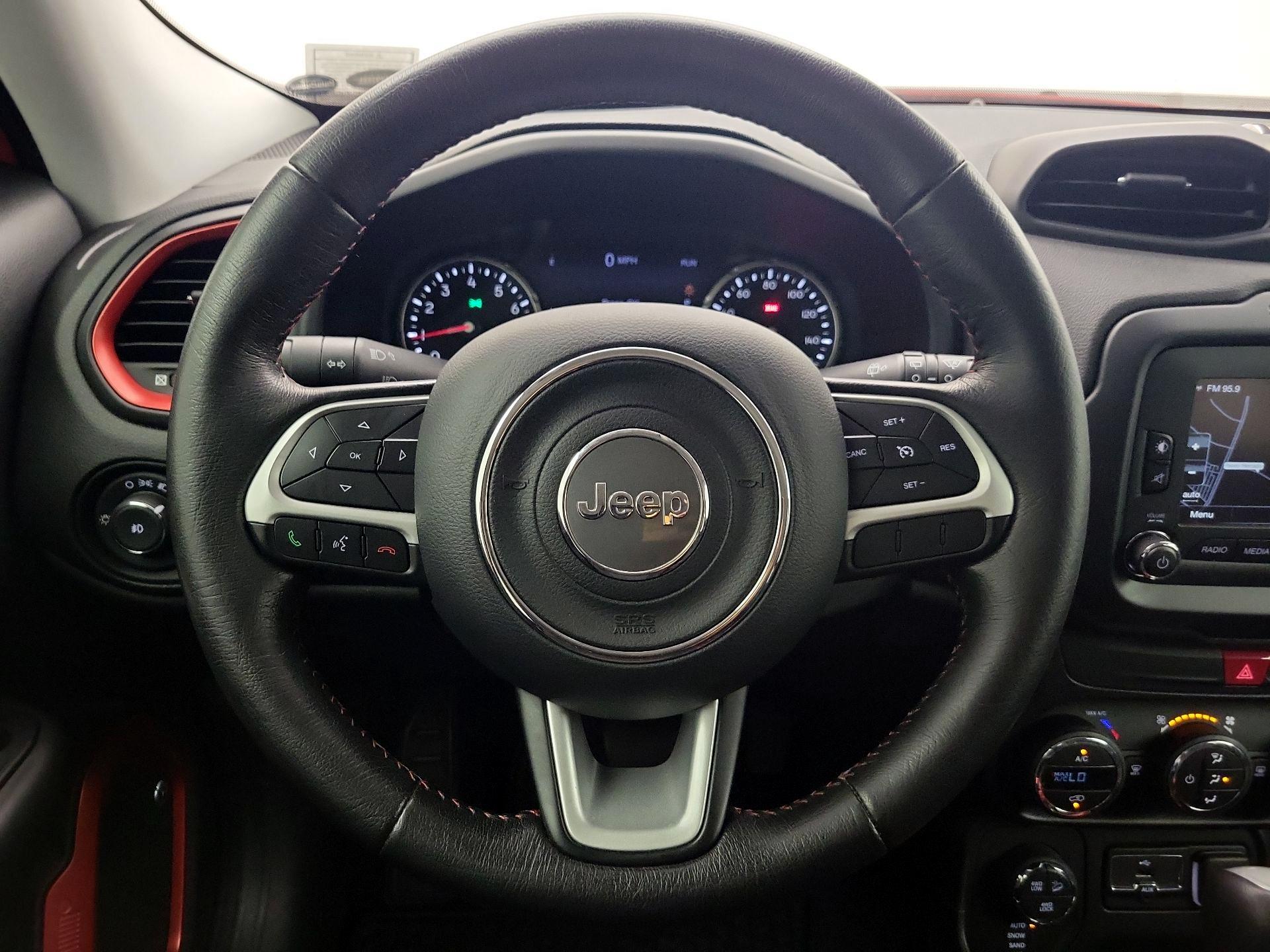 Thumbnail: 2016 Jeep Renegade - 10