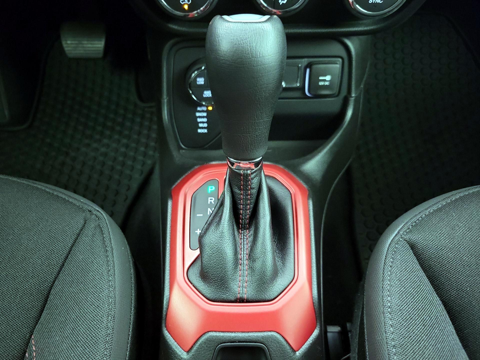Thumbnail: 2016 Jeep Renegade - 18