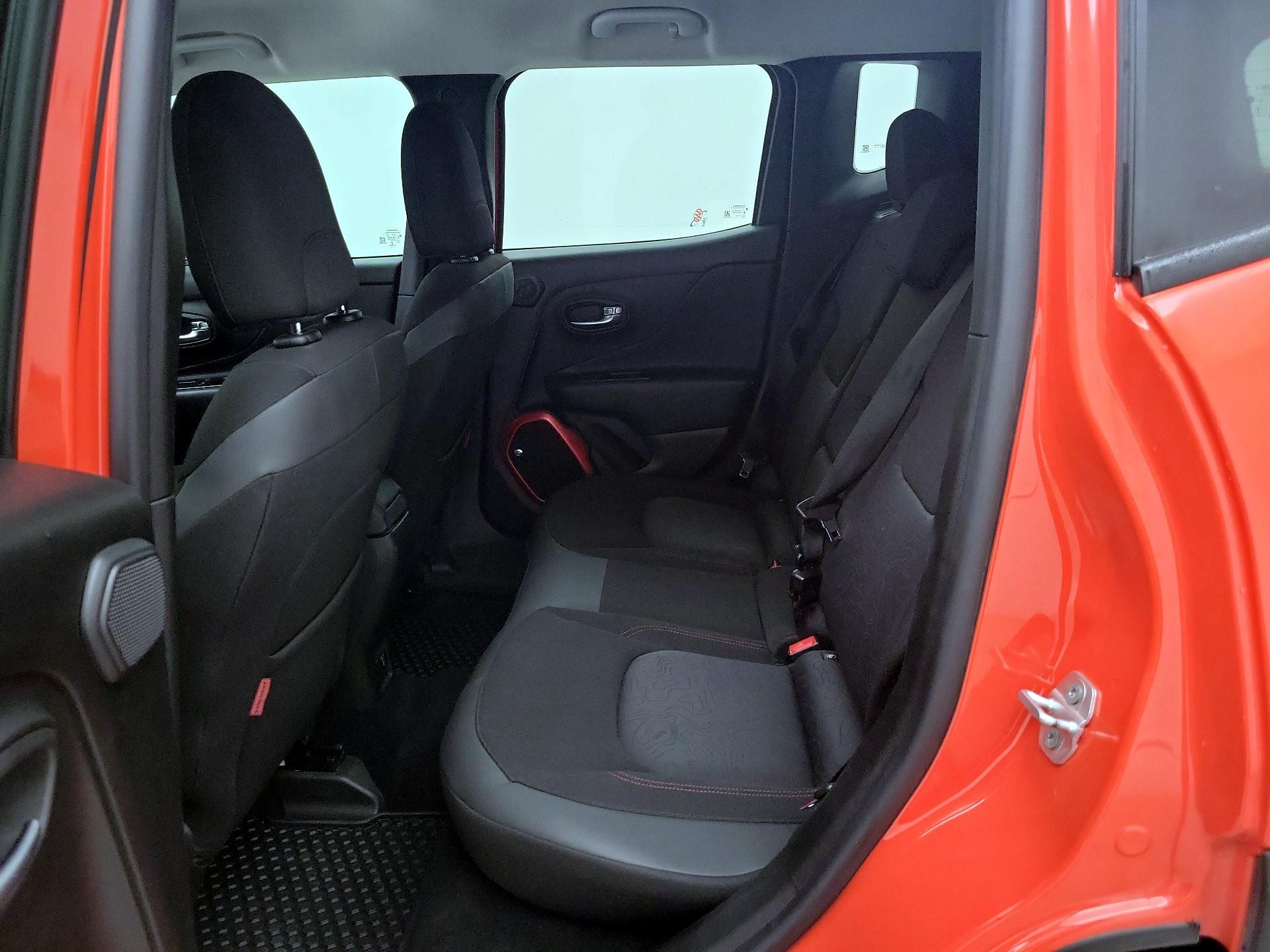 Thumbnail: 2016 Jeep Renegade - 20