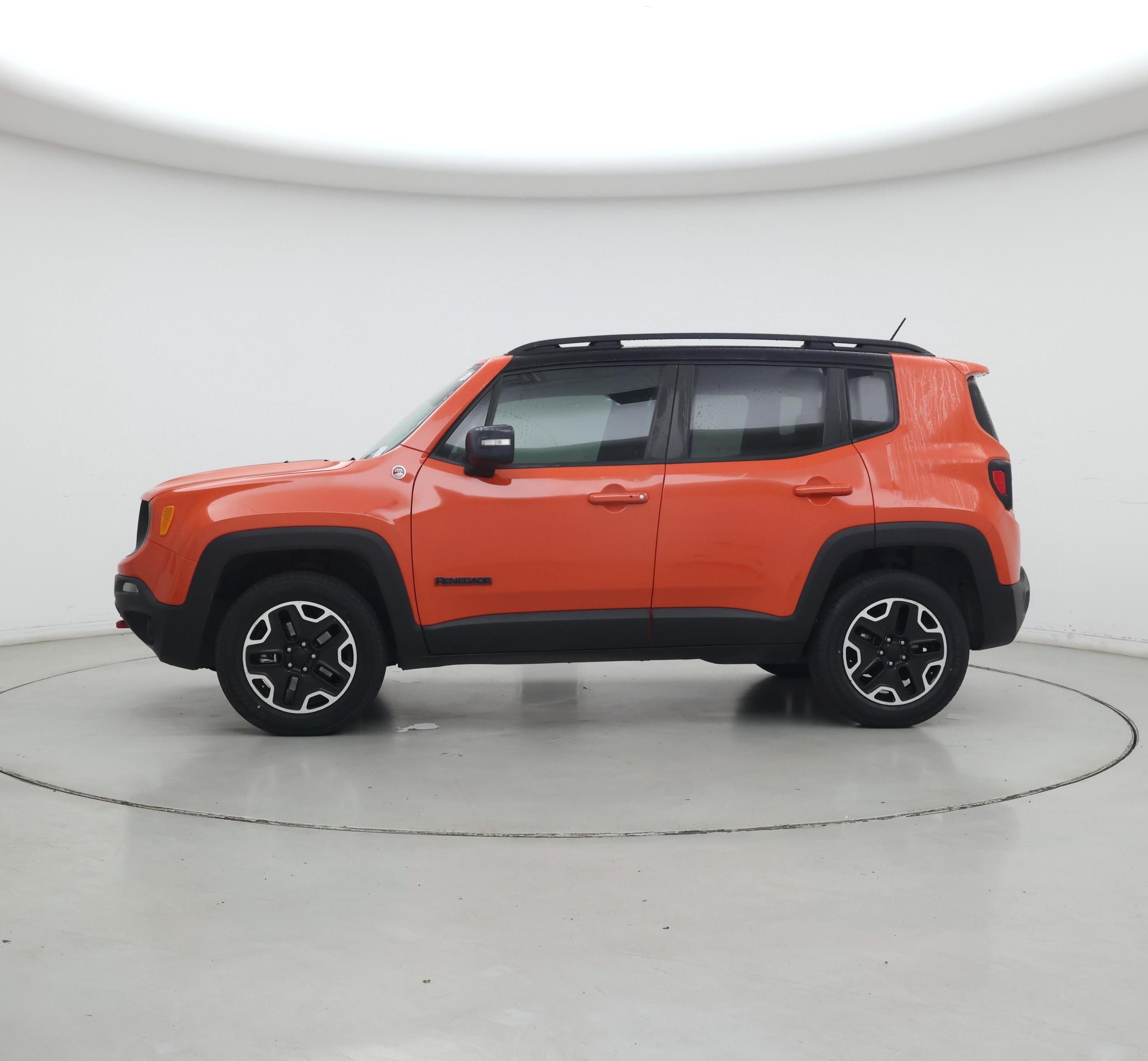 Thumbnail: 2016 Jeep Renegade - 3