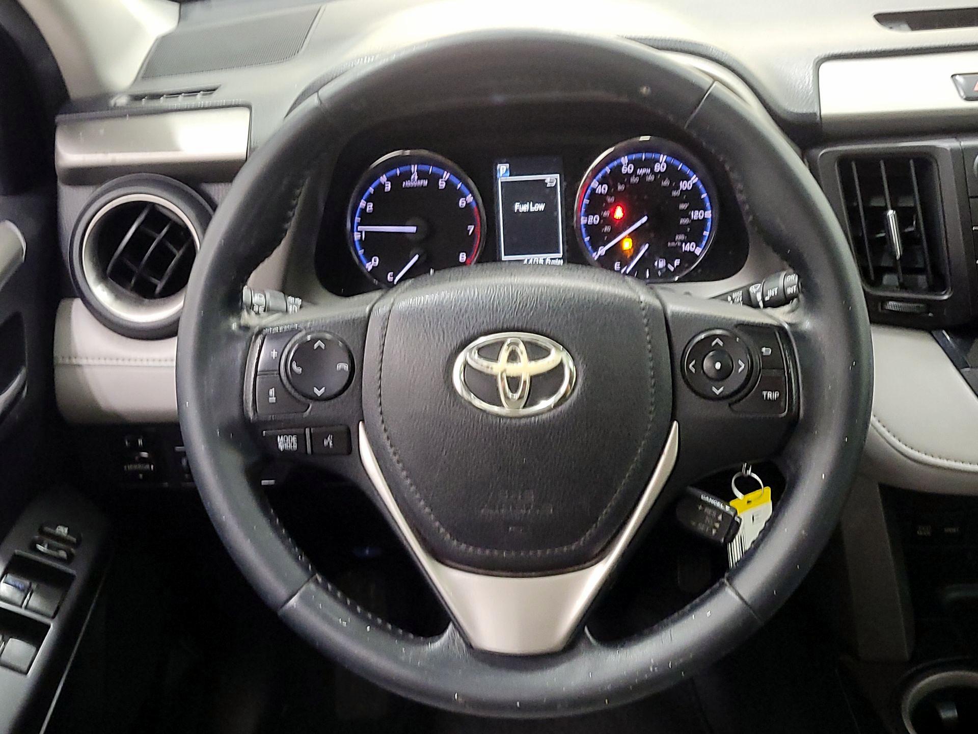 Thumbnail: 2016 Toyota RAV4 - 10