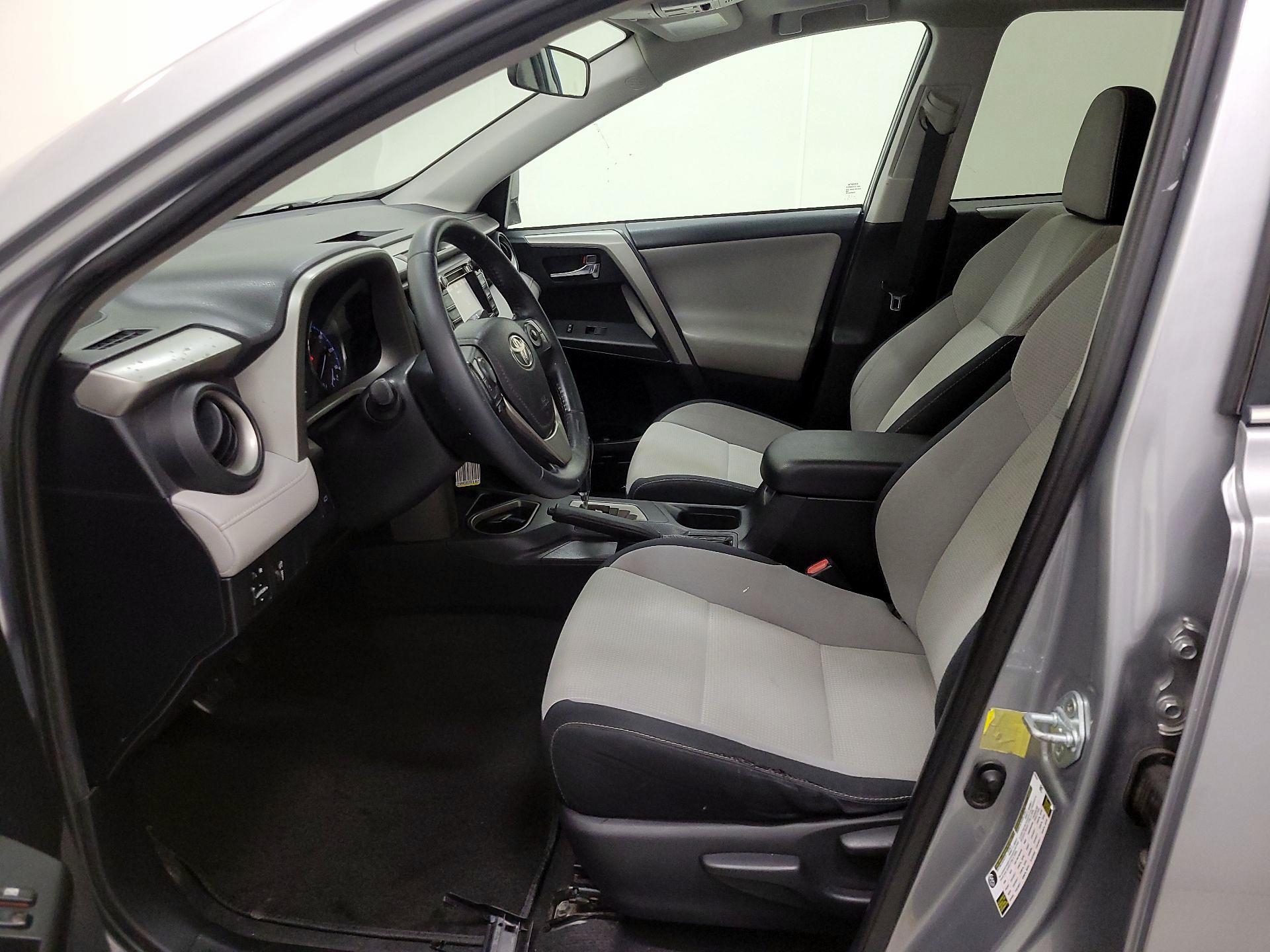 Thumbnail: 2016 Toyota RAV4 - 11