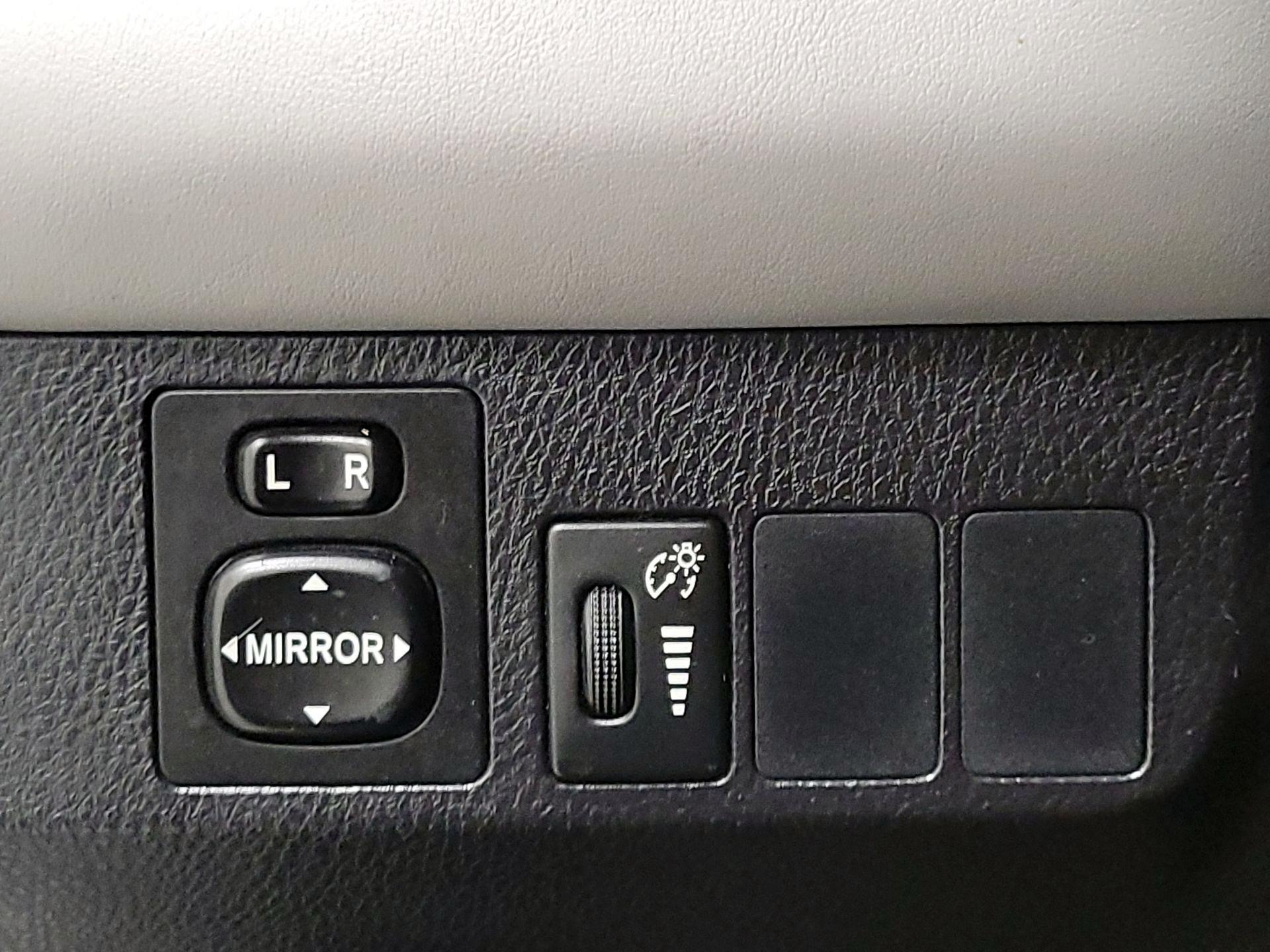 Thumbnail: 2016 Toyota RAV4 - 13