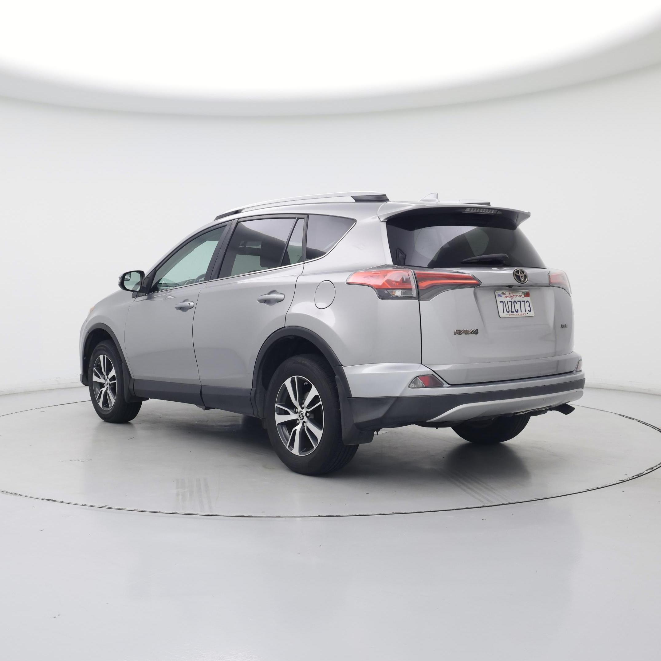 Thumbnail: 2016 Toyota RAV4 - 2