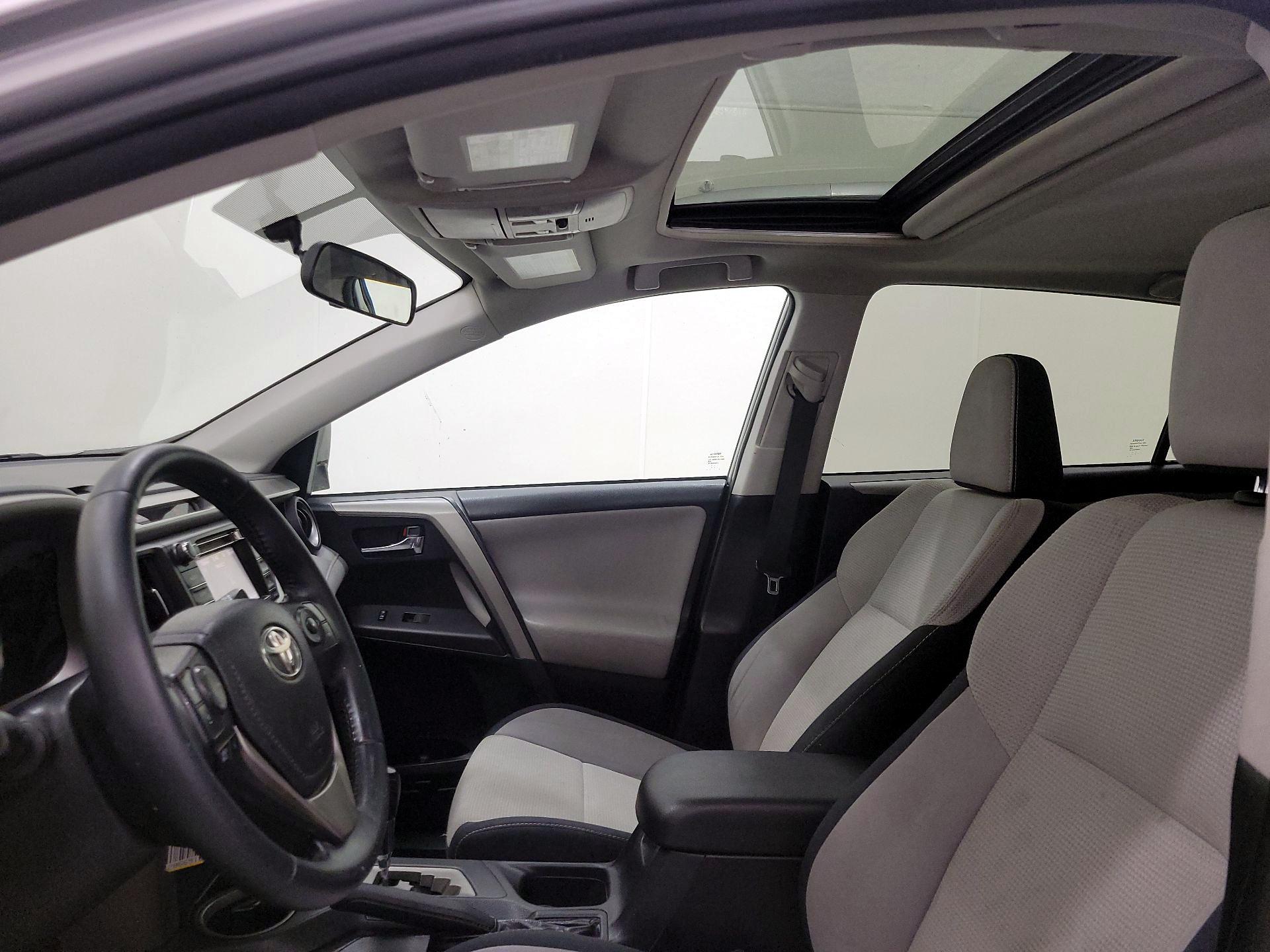 Thumbnail: 2016 Toyota RAV4 - 19