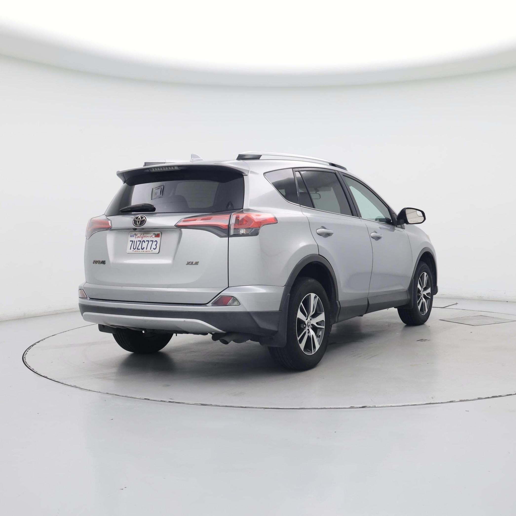 Thumbnail: 2016 Toyota RAV4 - 8