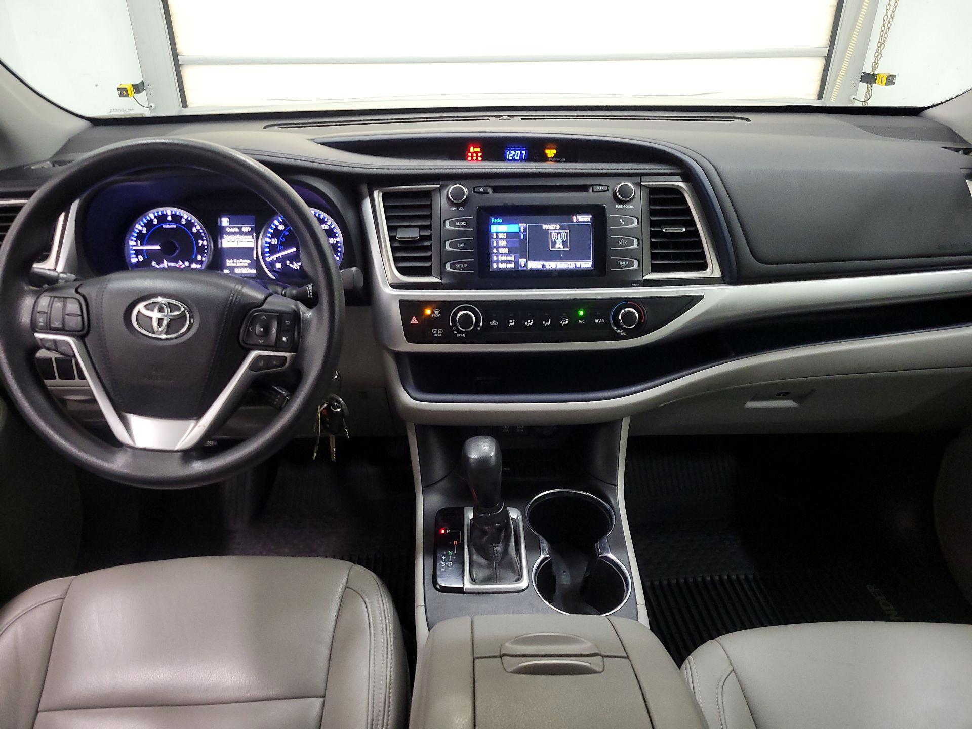 Thumbnail: 2018 Toyota Highlander - 9
