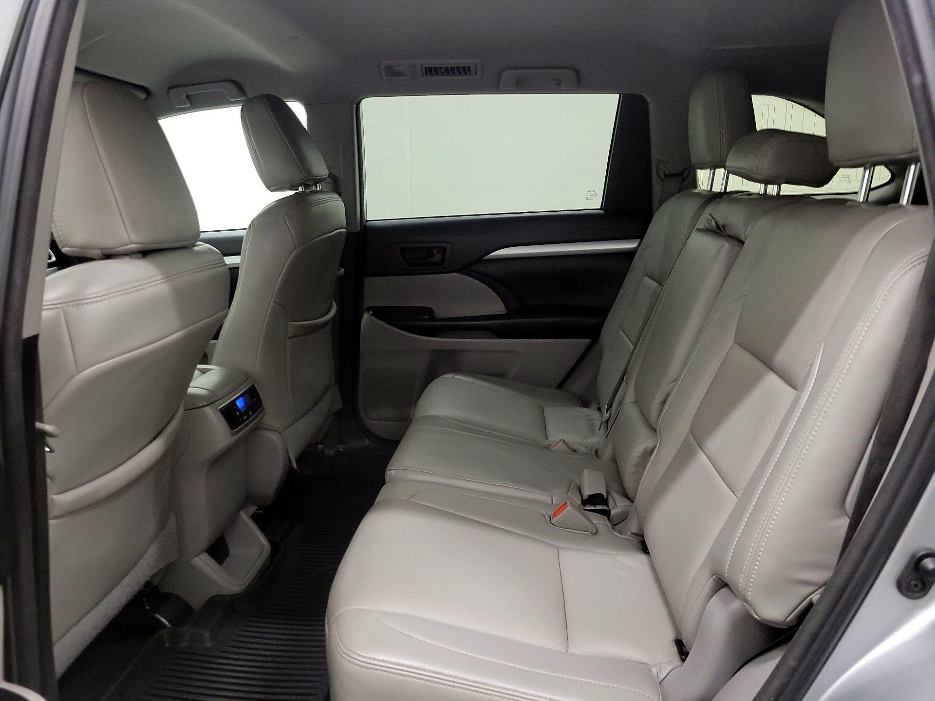 Thumbnail: 2018 Toyota Highlander - 19