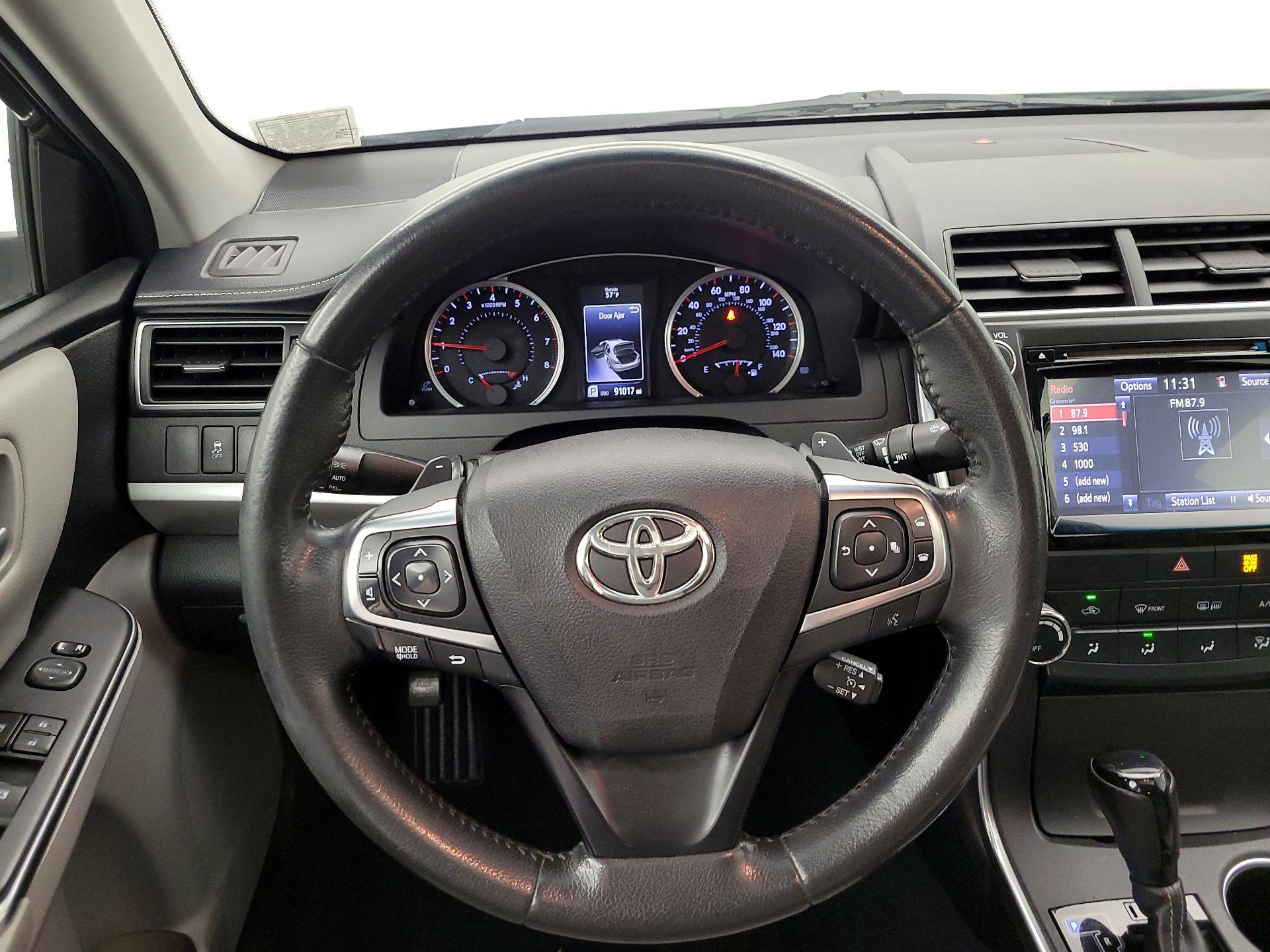 Thumbnail: 2015 Toyota Camry - 10