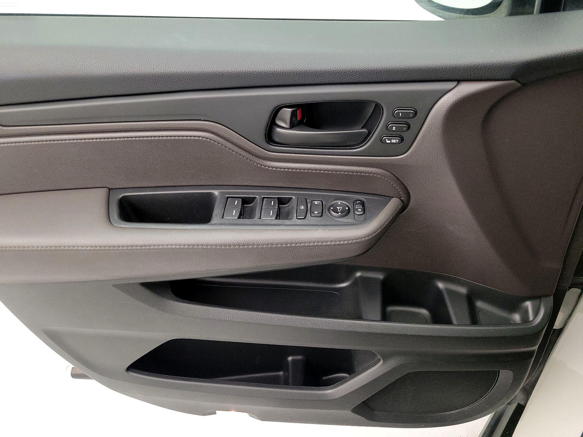 Thumbnail: 2018 Honda Odyssey - 10