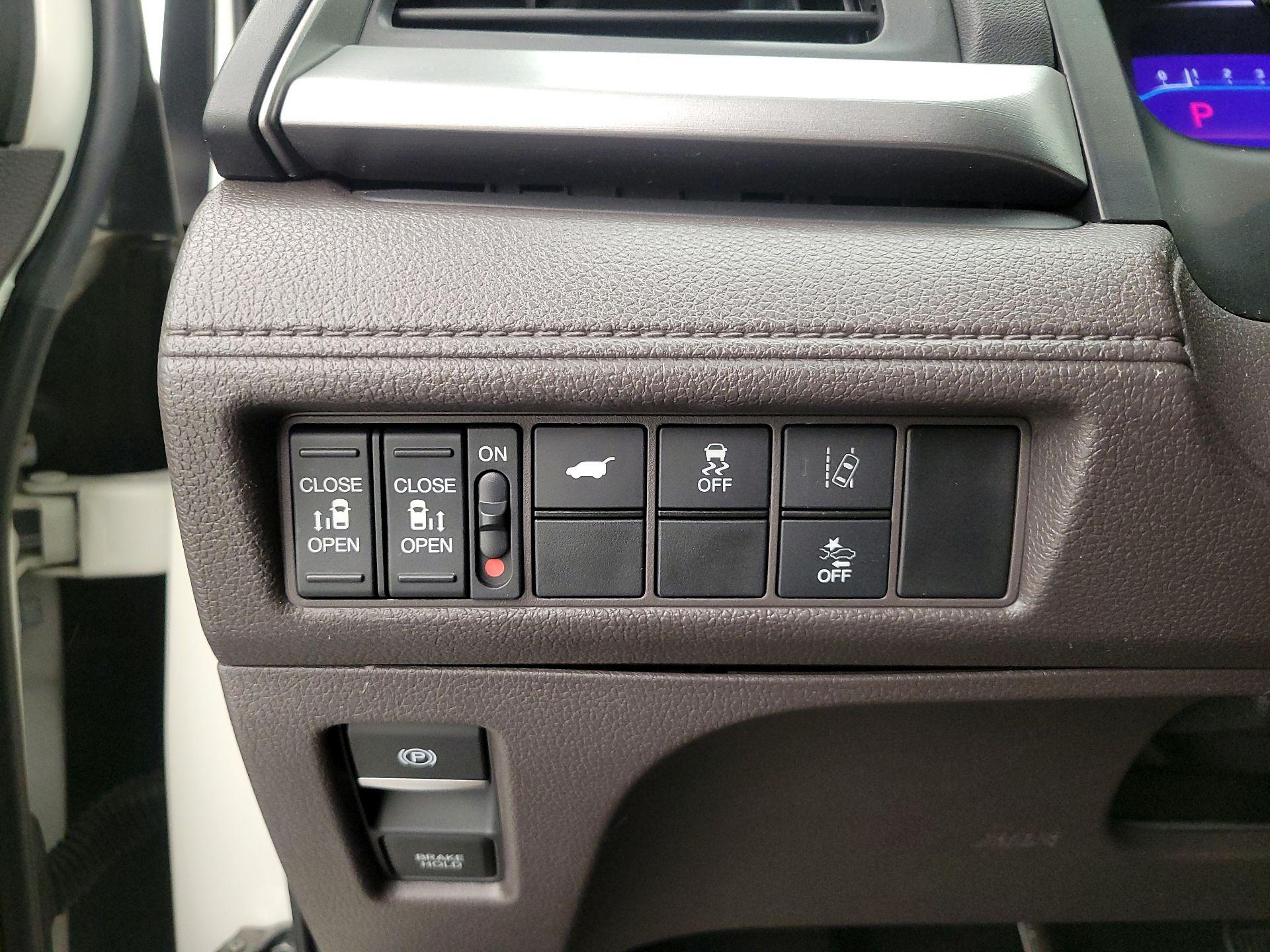 Thumbnail: 2018 Honda Odyssey - 11