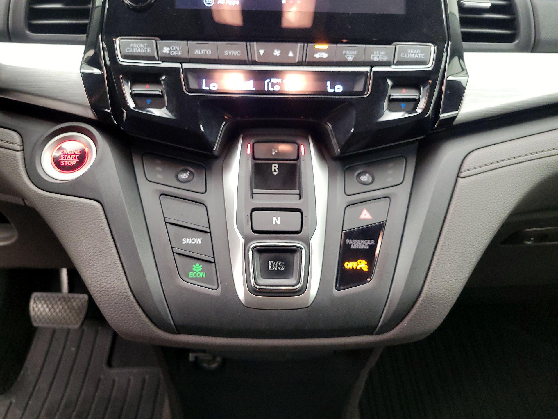 Thumbnail: 2018 Honda Odyssey - 15