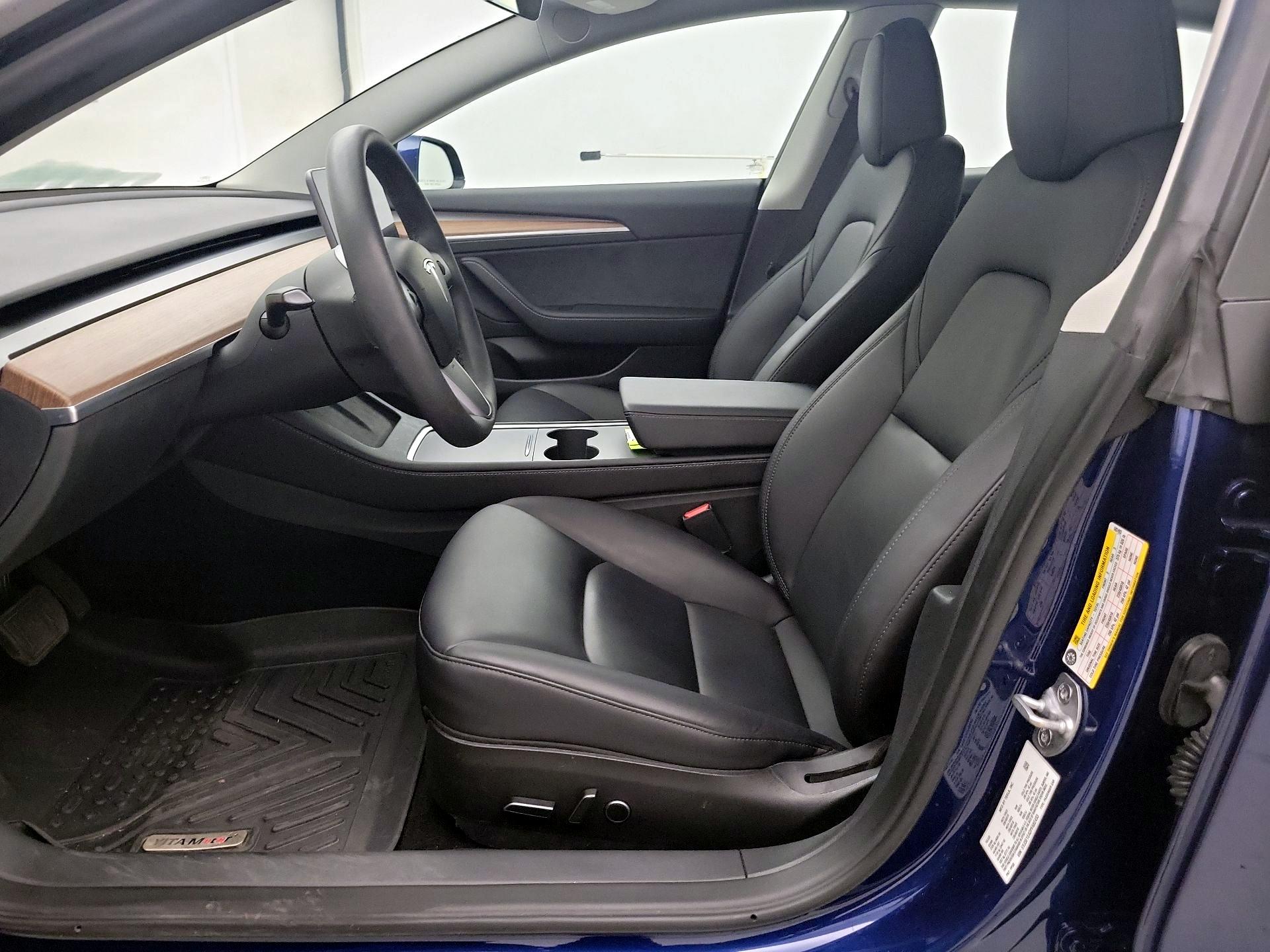 Thumbnail: 2023 Tesla Model 3 - 11