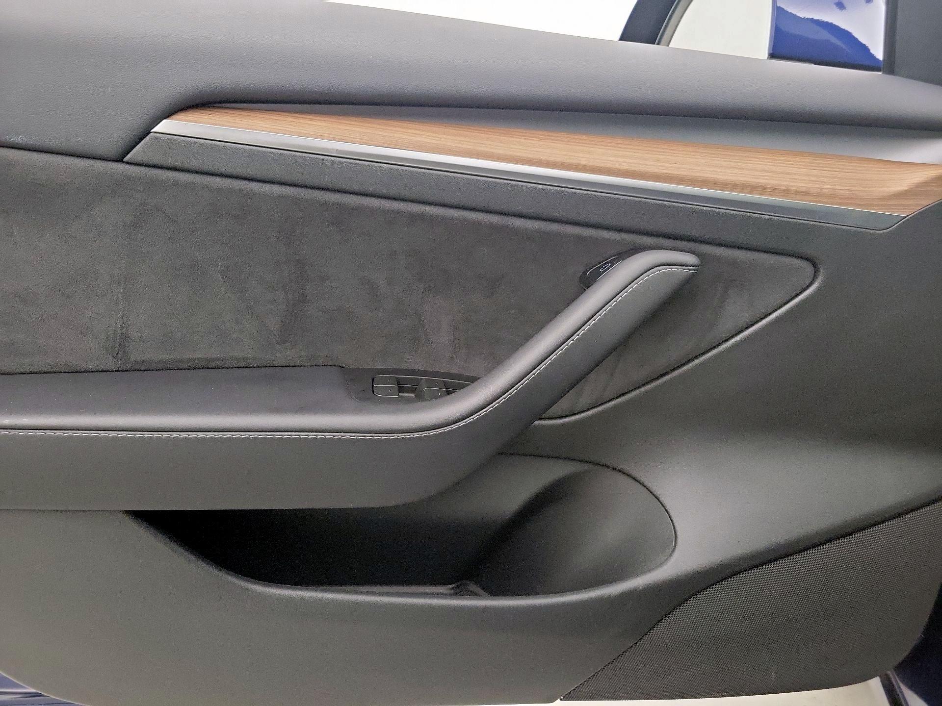 Thumbnail: 2023 Tesla Model 3 - 12