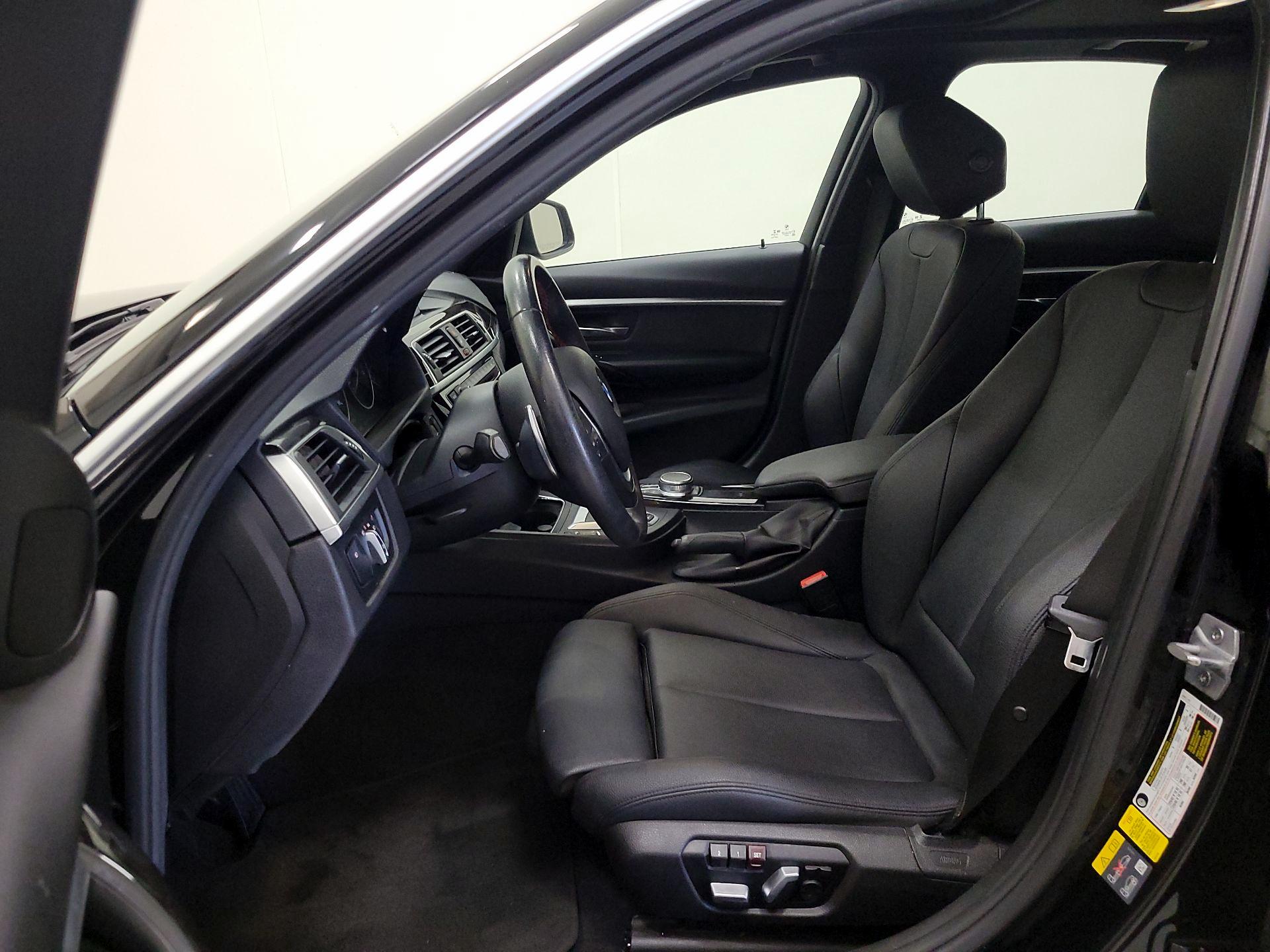 Thumbnail: 2018 BMW 3 Series - 11