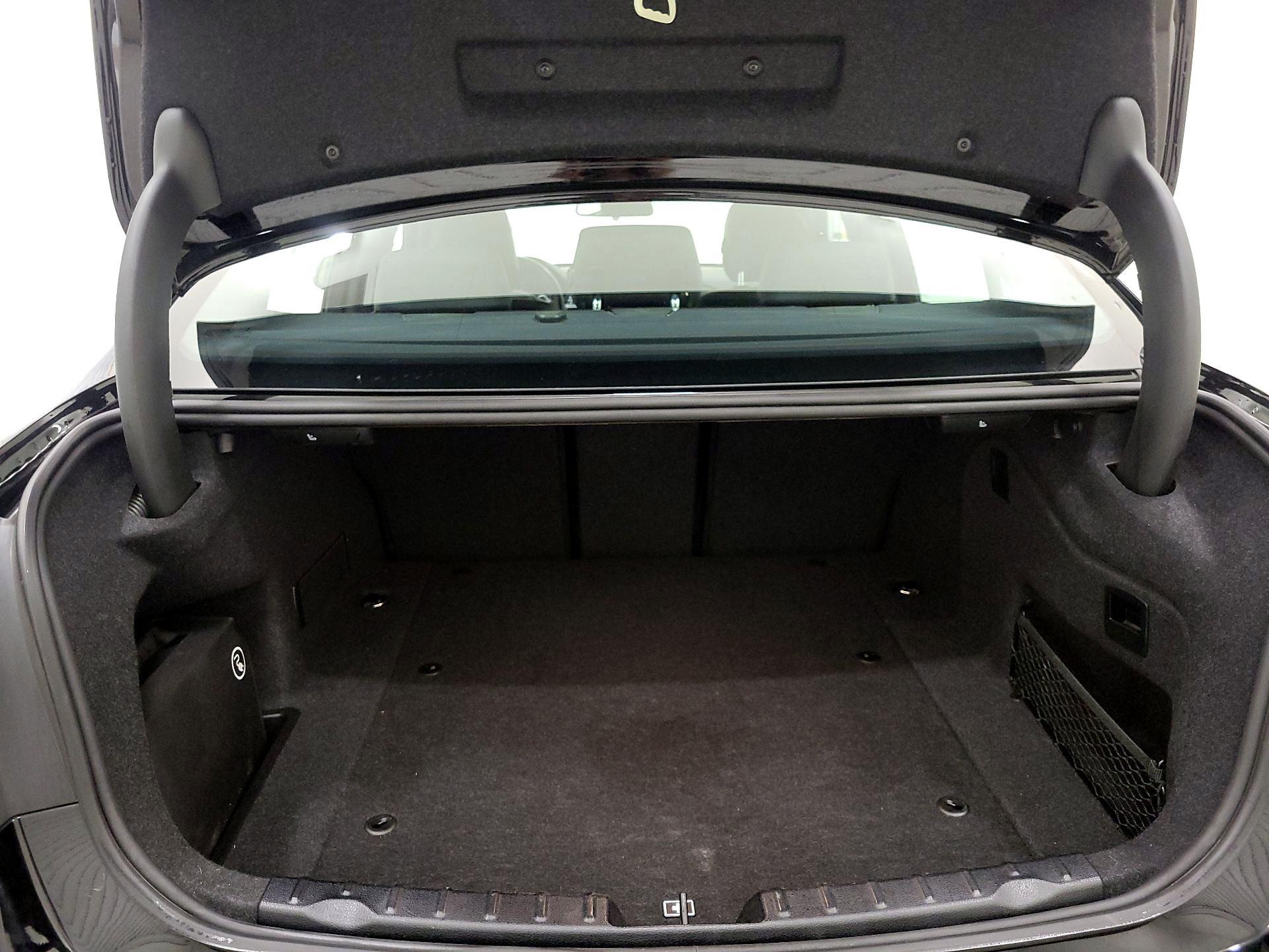 Thumbnail: 2018 BMW 3 Series - 20