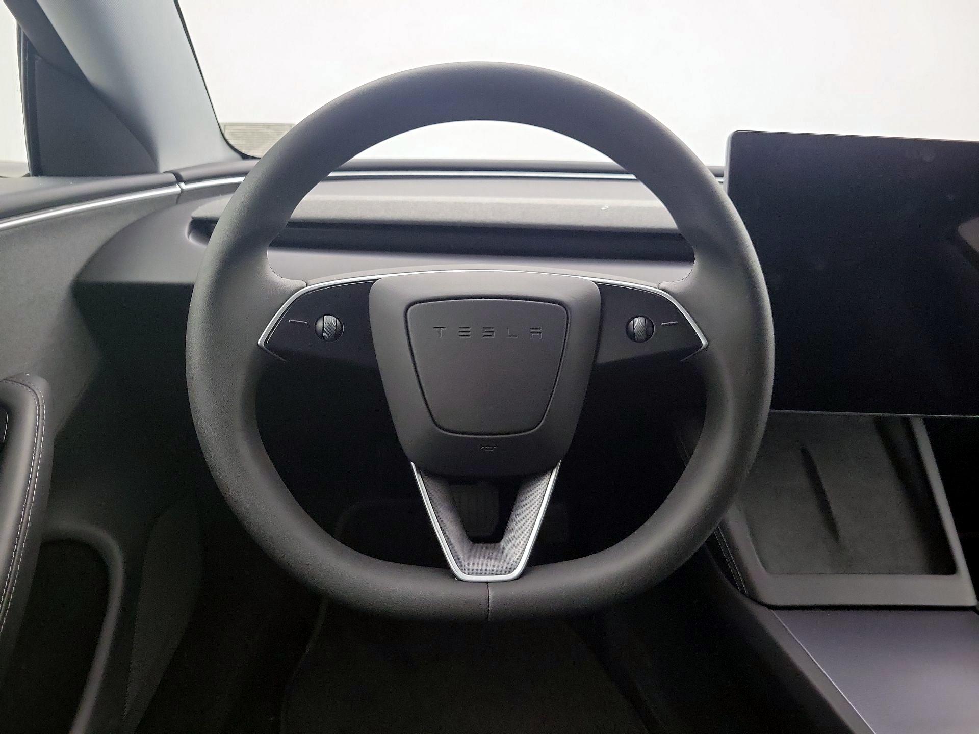 Thumbnail: 2025 Tesla Model 3 - 10