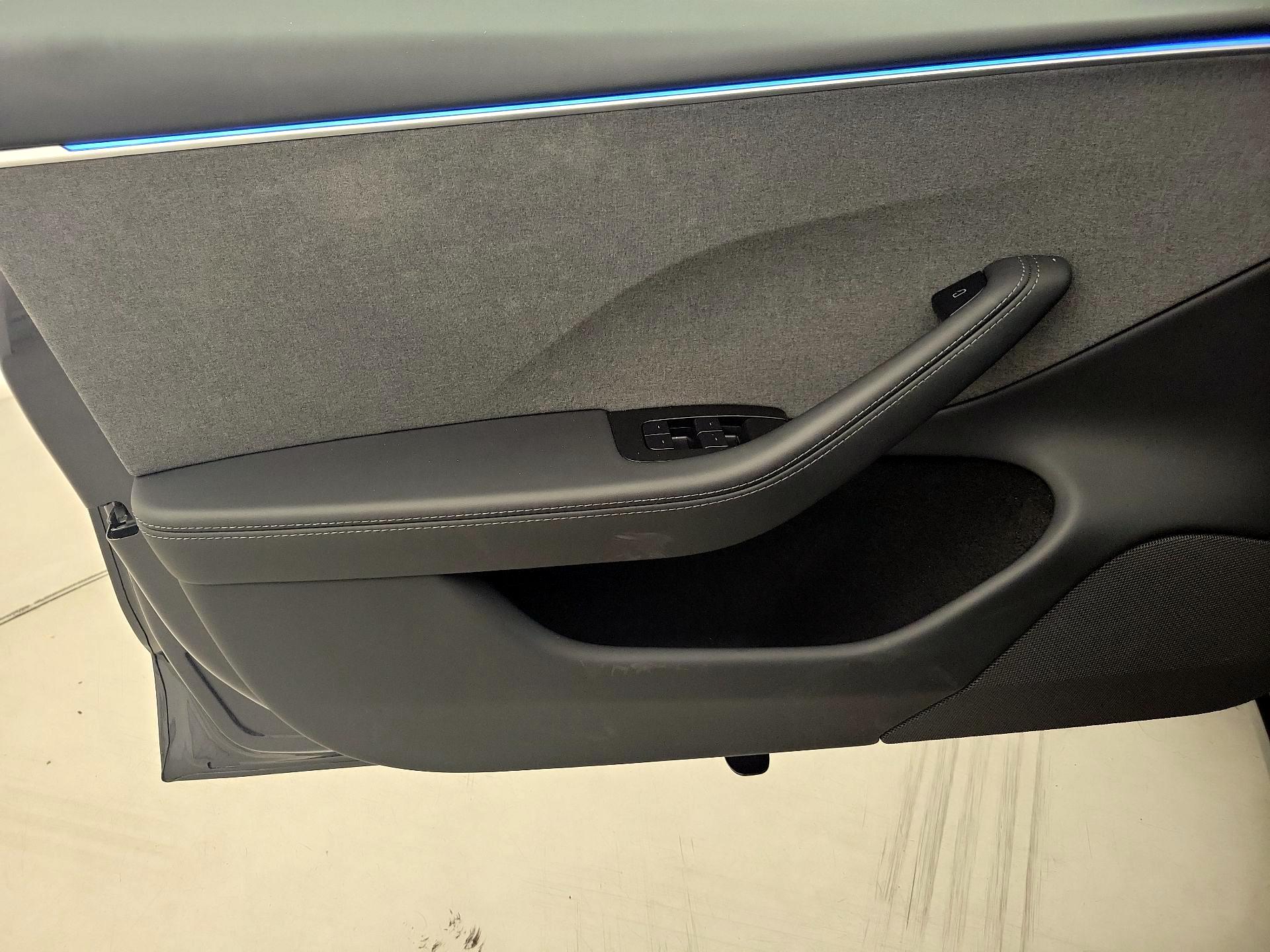 Thumbnail: 2025 Tesla Model 3 - 12