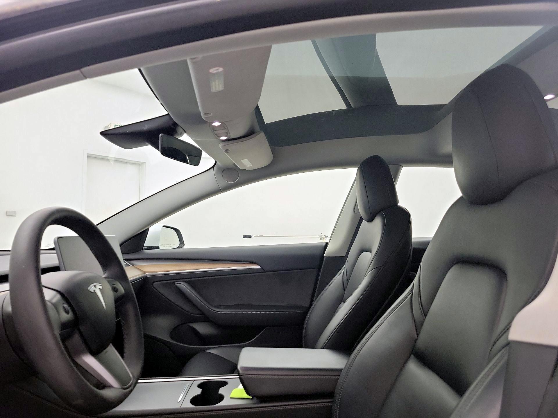 Thumbnail: 2023 Tesla Model 3 - 18