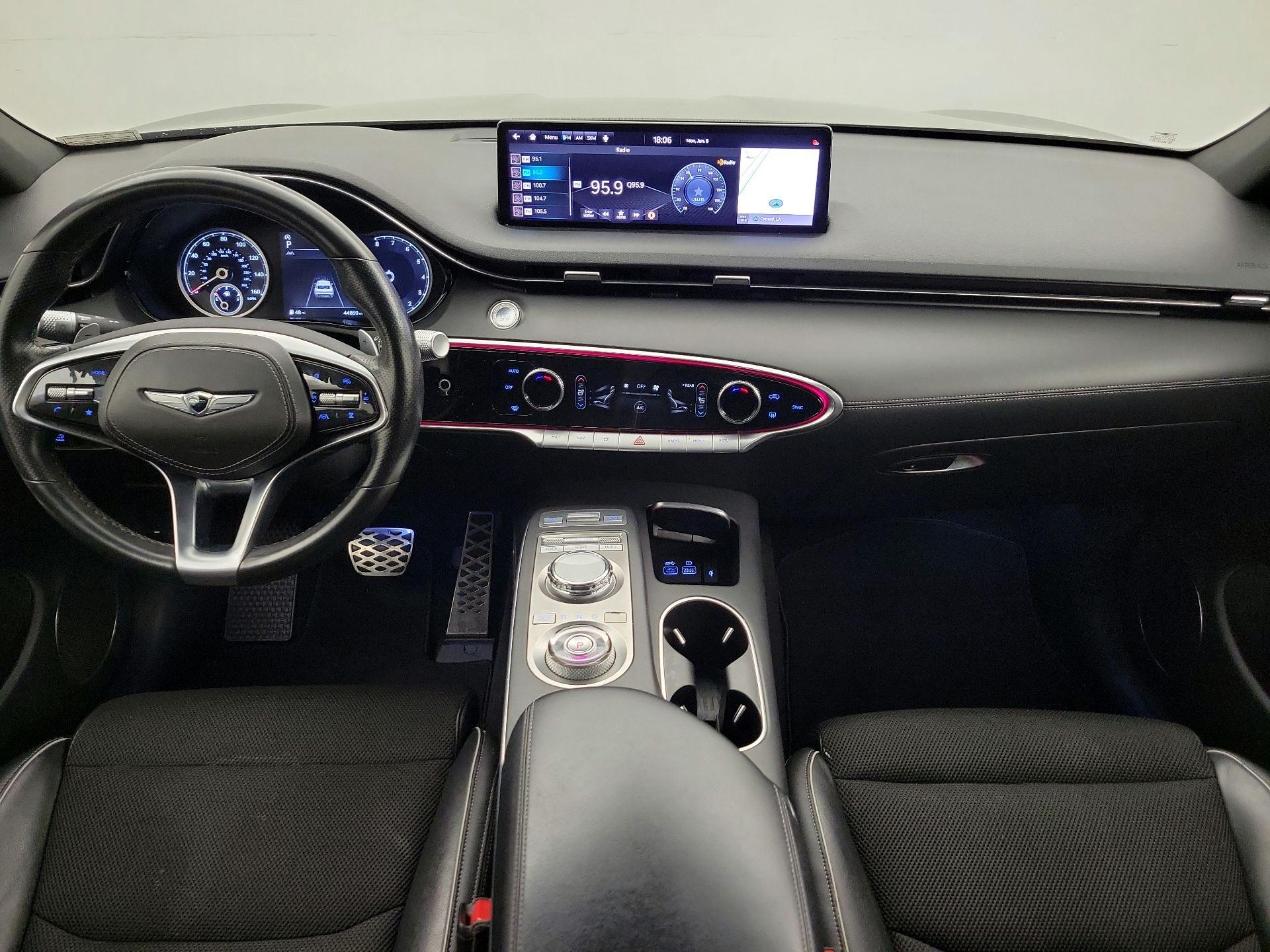 Thumbnail: 2022 Genesis GV70 - 9