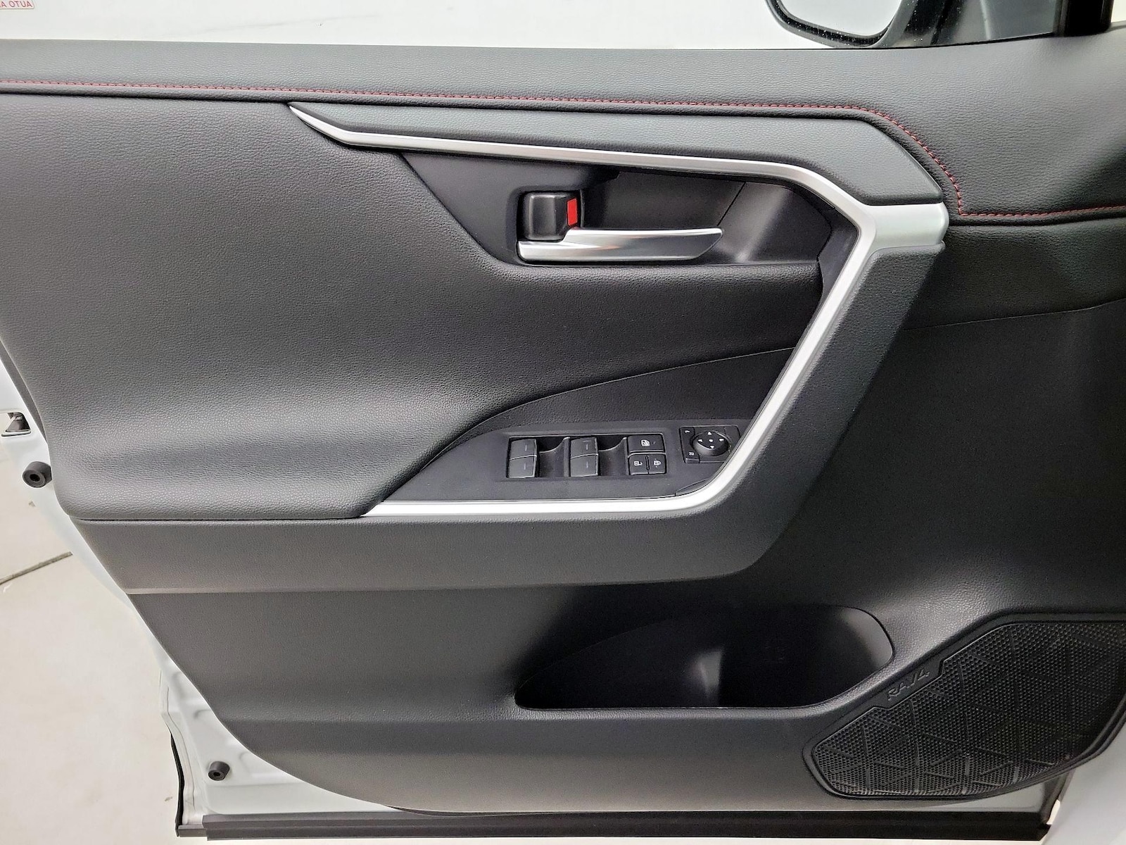 2024 Toyota RAV4 XSE - Photo 13