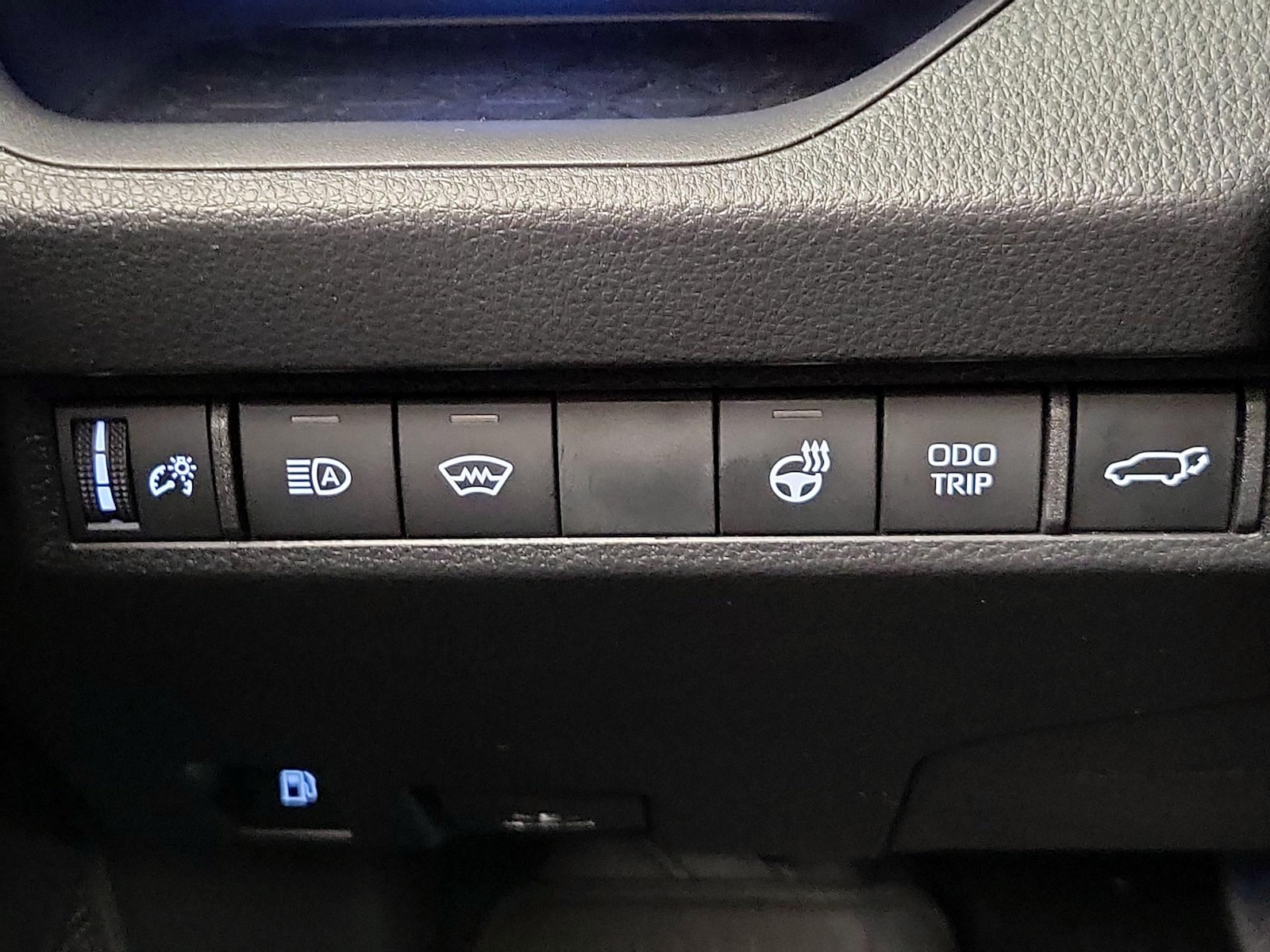2024 Toyota RAV4 XSE - Photo 14