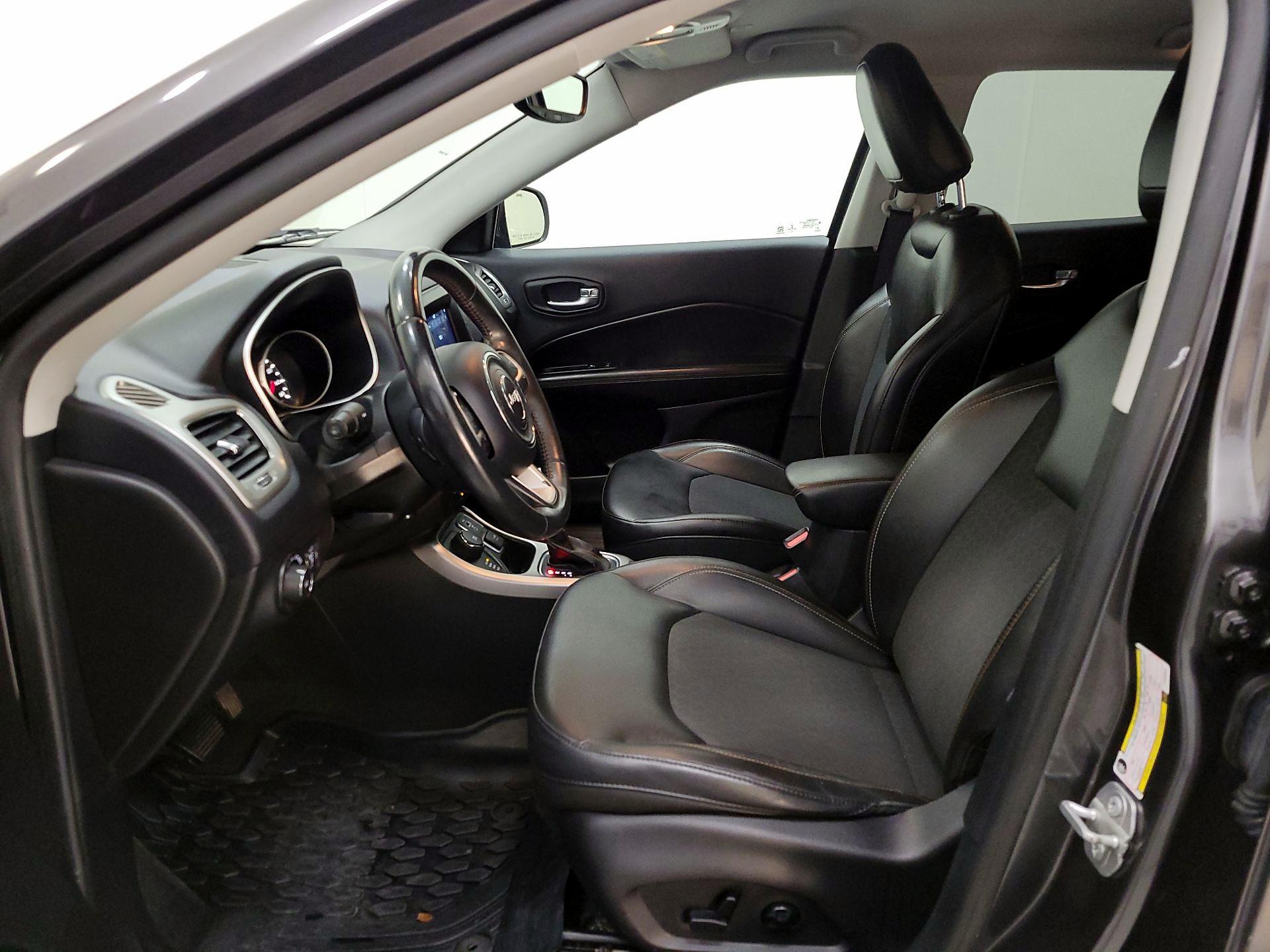 Thumbnail: 2018 Jeep Compass - 11