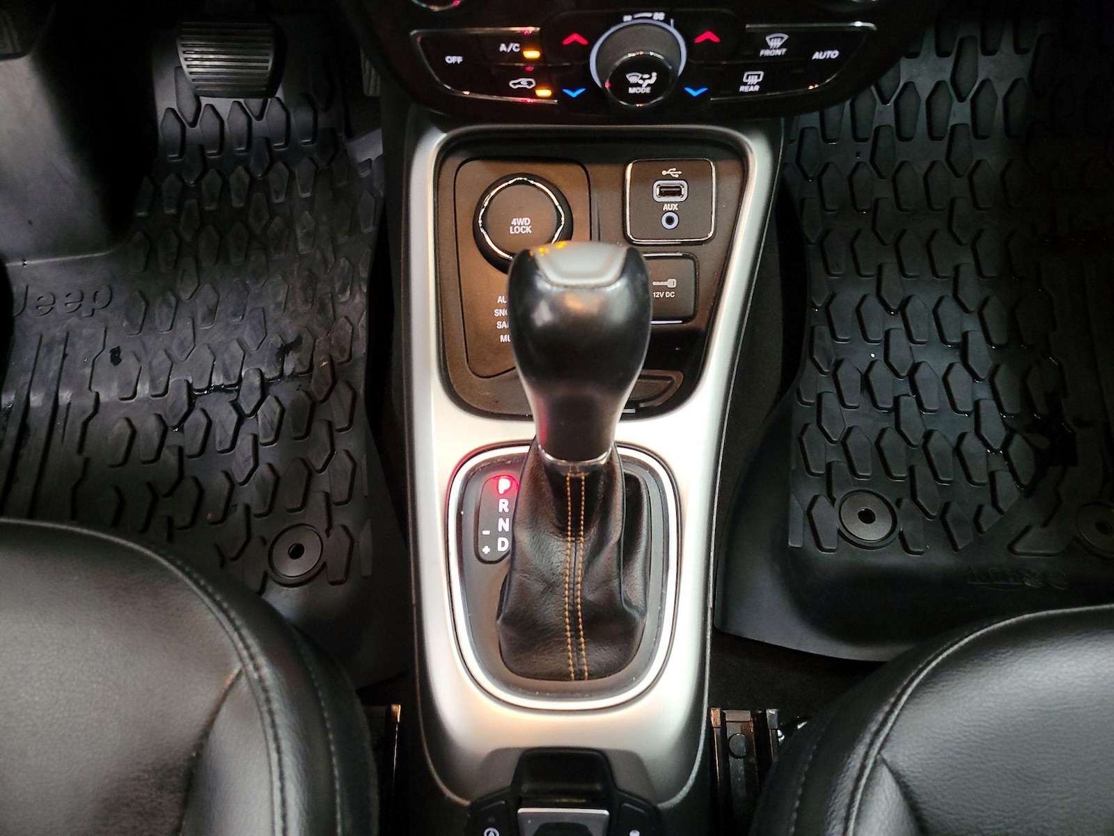 2018 Jeep Compass Latitude - Photo 18