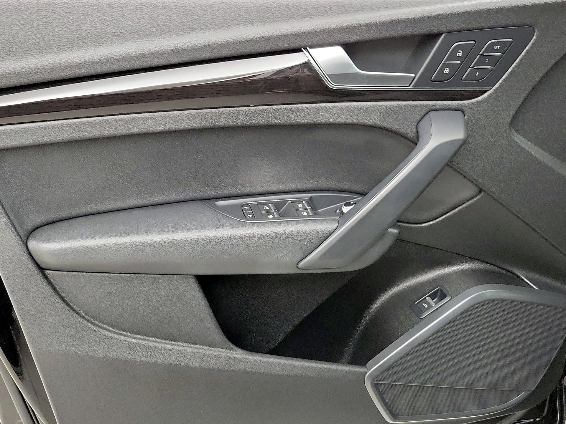 Thumbnail: 2020 Audi Q5 - 12