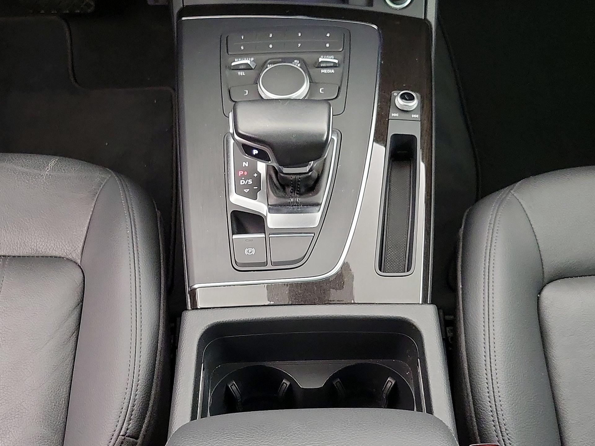 Thumbnail: 2020 Audi Q5 - 17