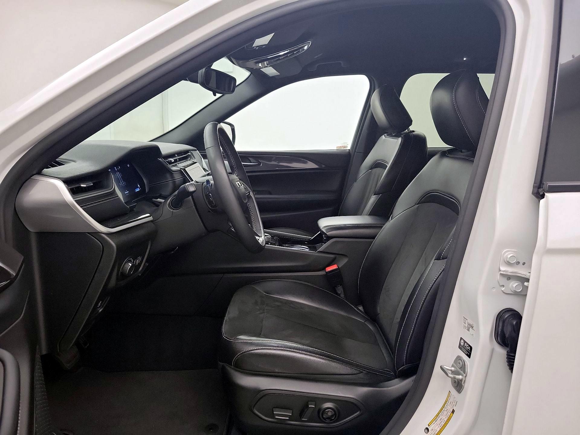 Thumbnail: 2023 Jeep Grand Cherokee - 11