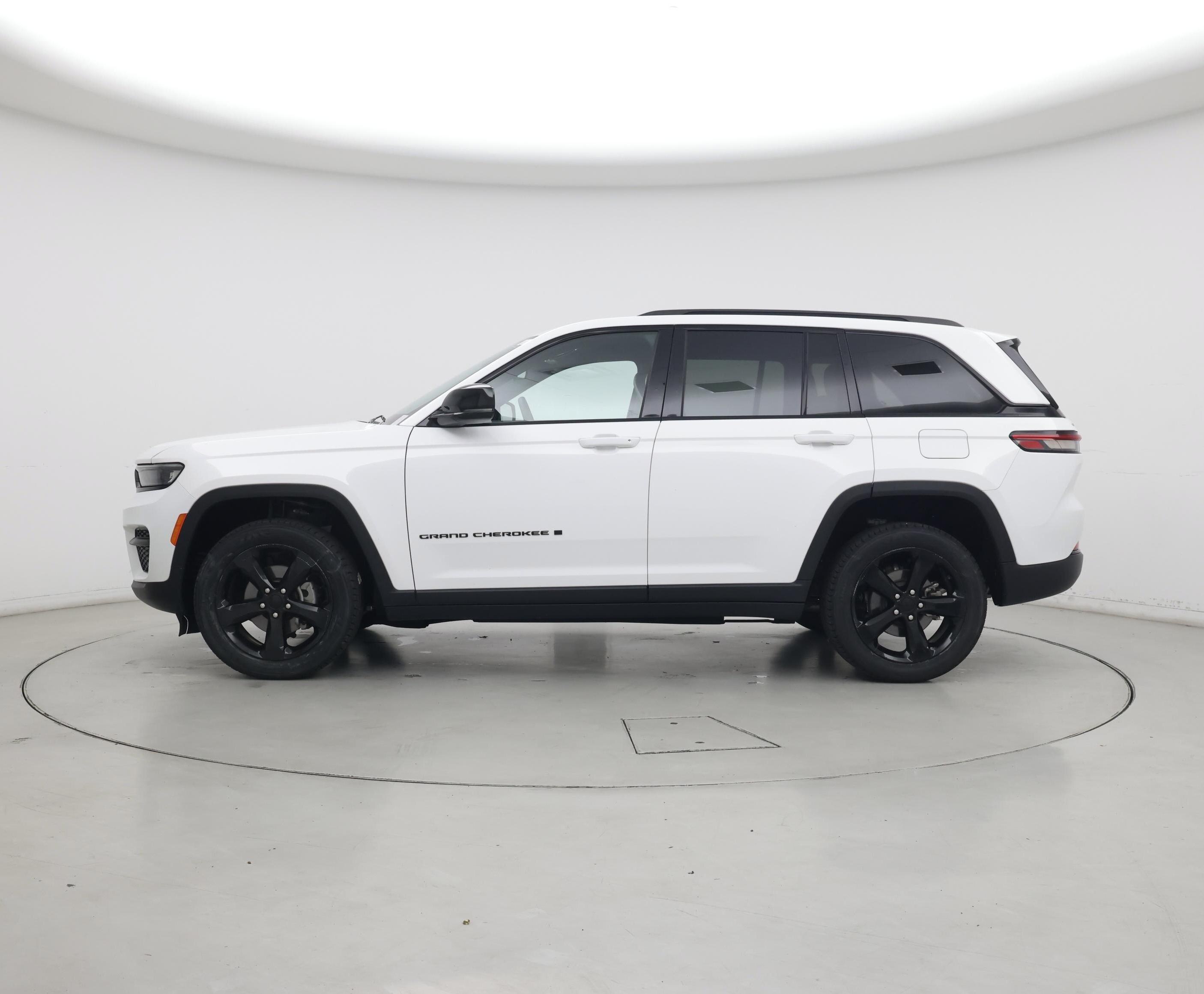 Thumbnail: 2023 Jeep Grand Cherokee - 3