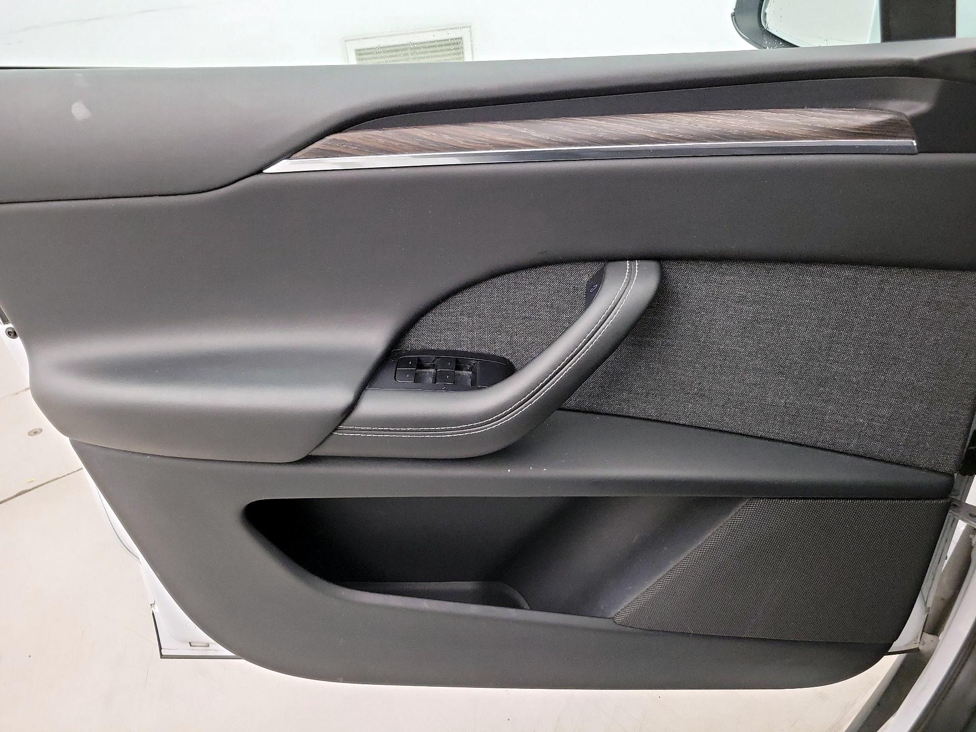 Thumbnail: 2023 Tesla Model X - 12