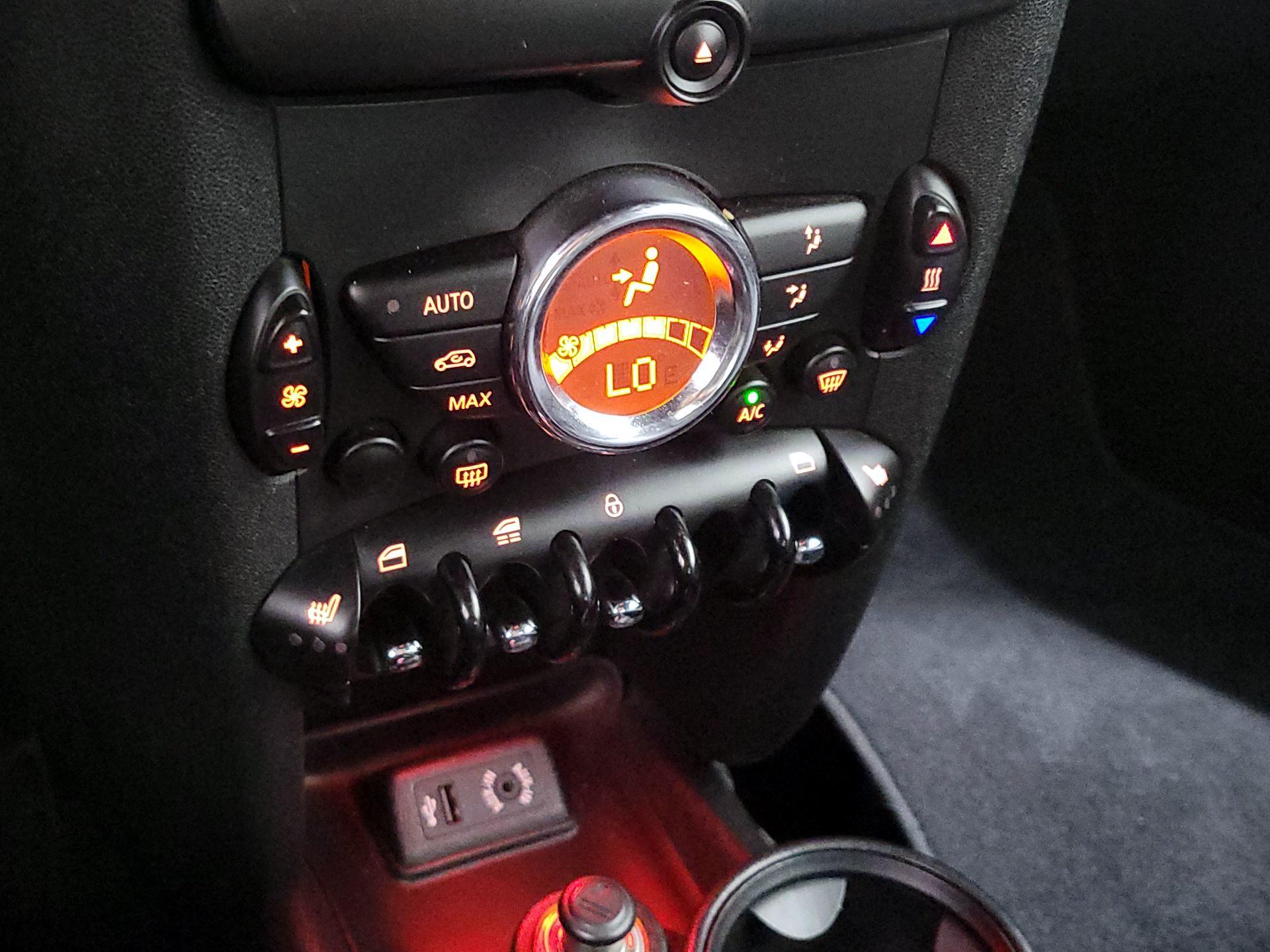 Thumbnail: 2015 MINI Cooper - 14