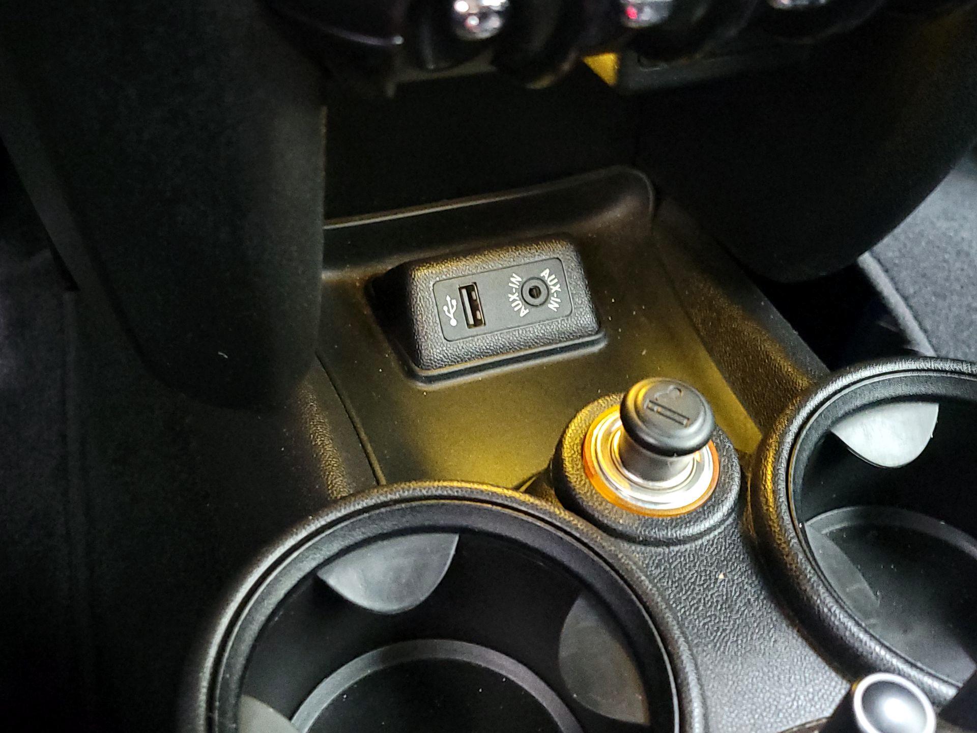 Thumbnail: 2015 MINI Cooper - 16