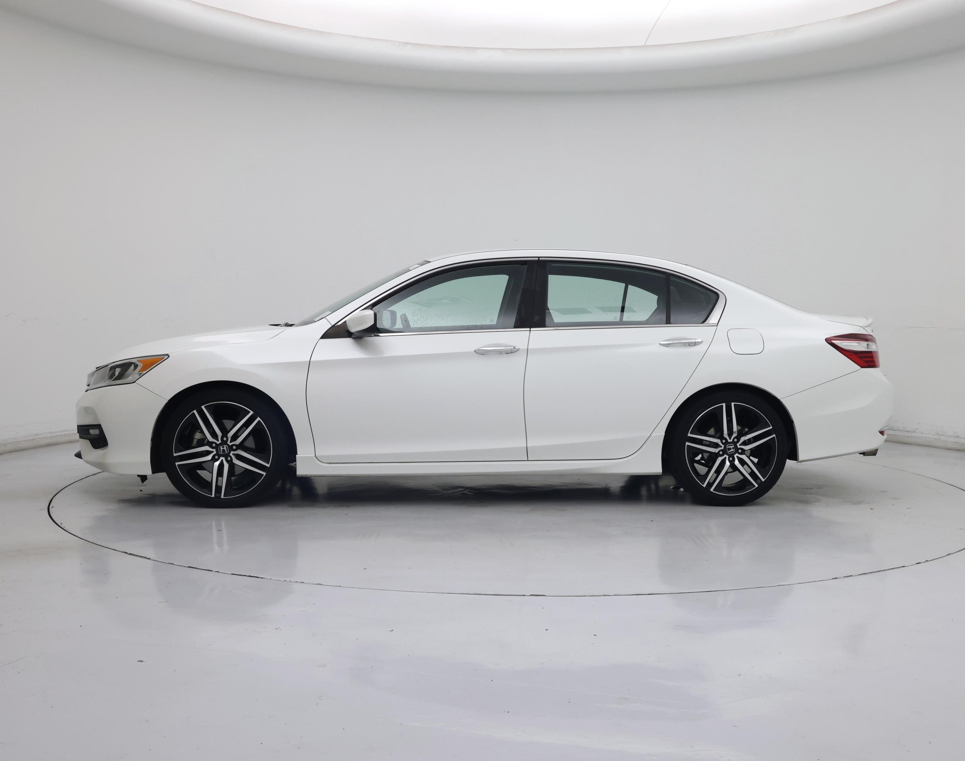 Thumbnail: 2017 Honda Accord - 3