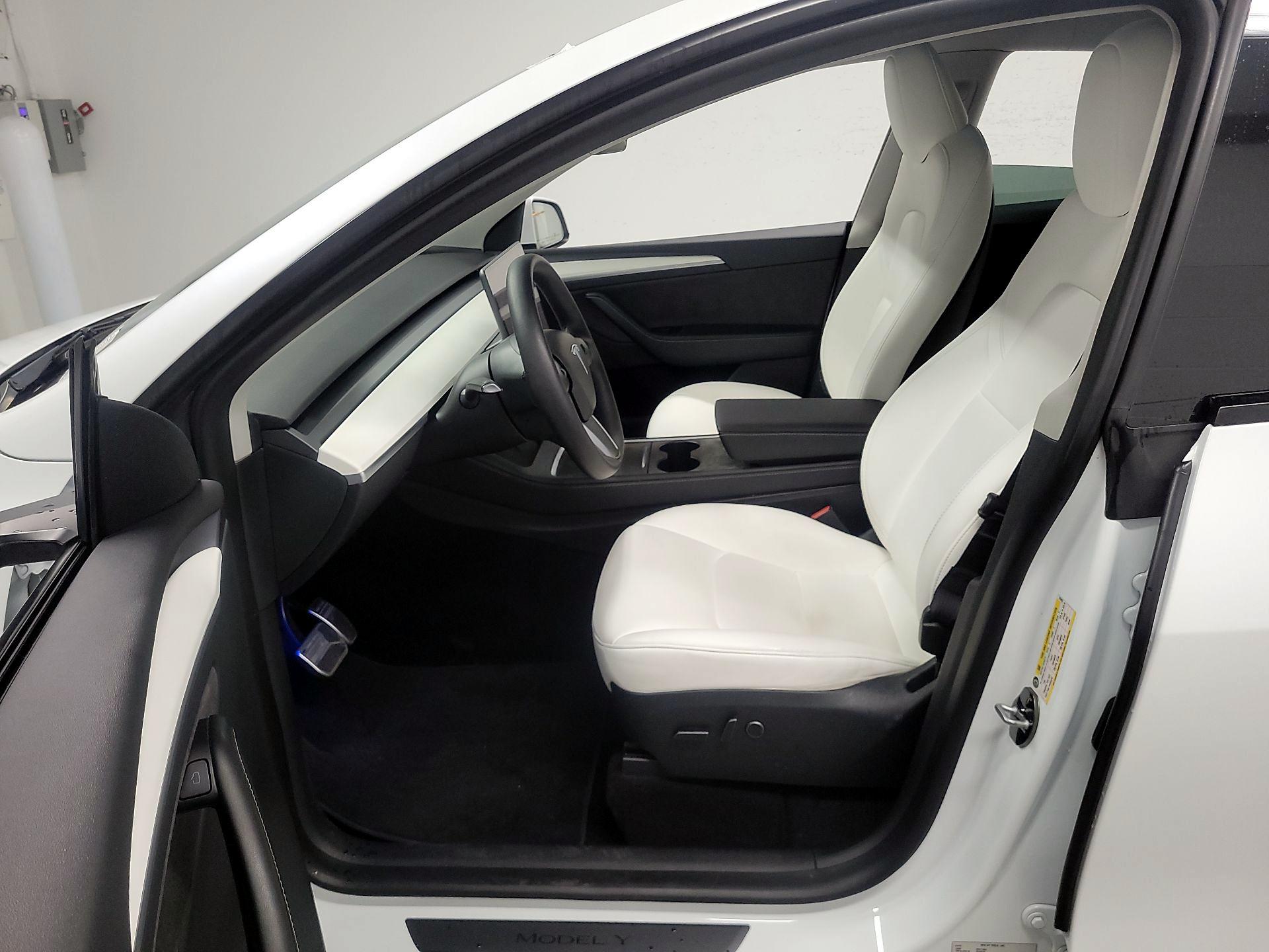 Thumbnail: 2023 Tesla Model Y - 11