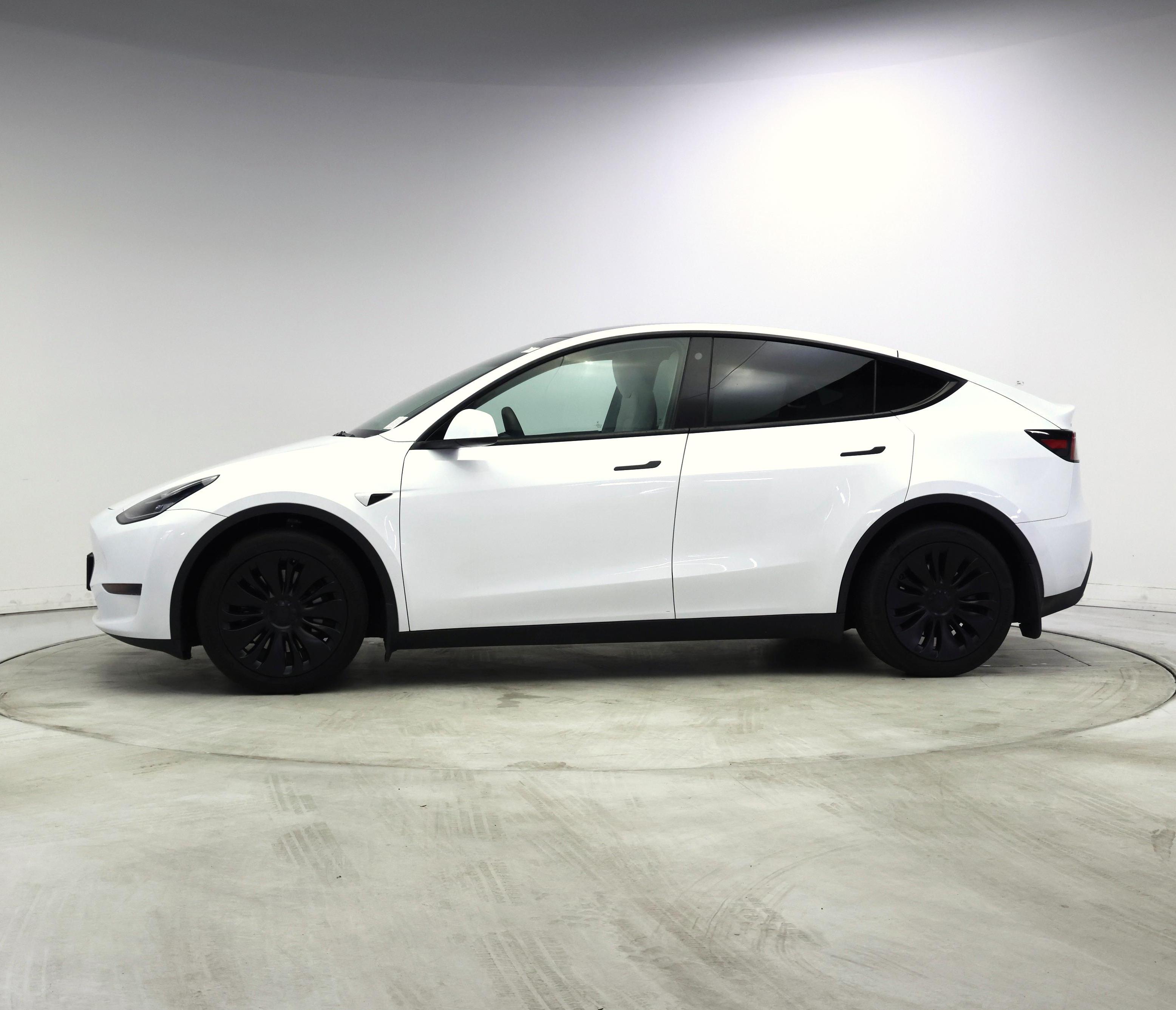Thumbnail: 2023 Tesla Model Y - 3