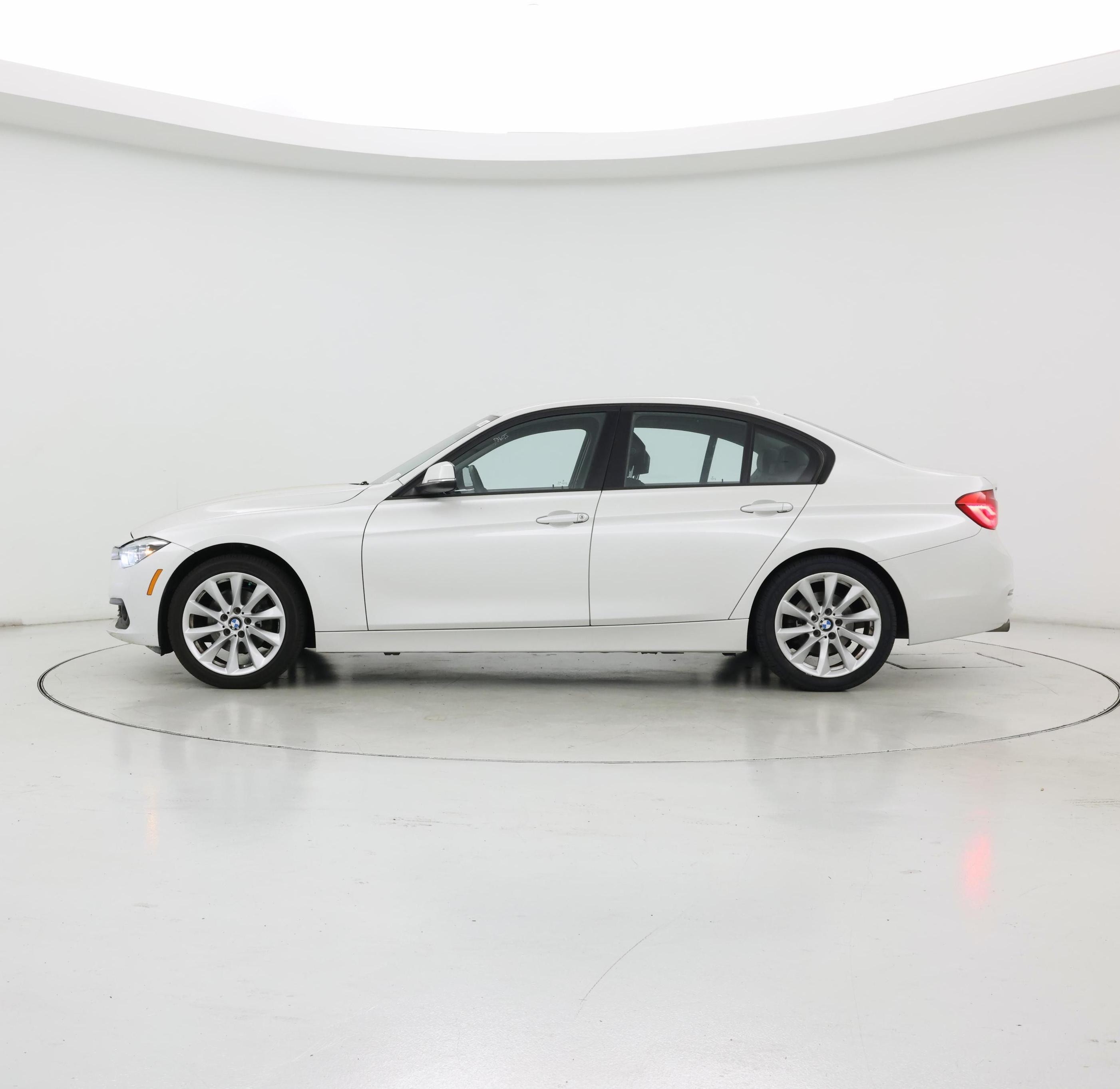 Thumbnail: 2018 BMW 3 Series - 3
