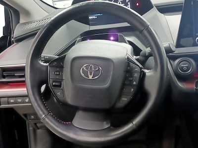 Steering Wheel & Instrument Cluster (On)