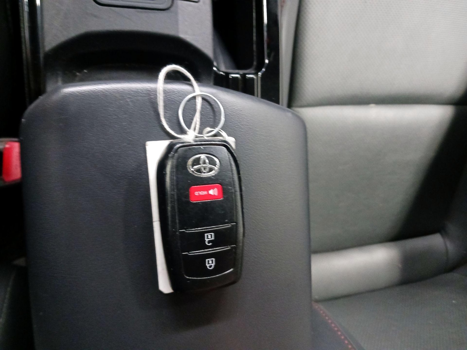 2023 Toyota Prius Prime XSE - Photo 24