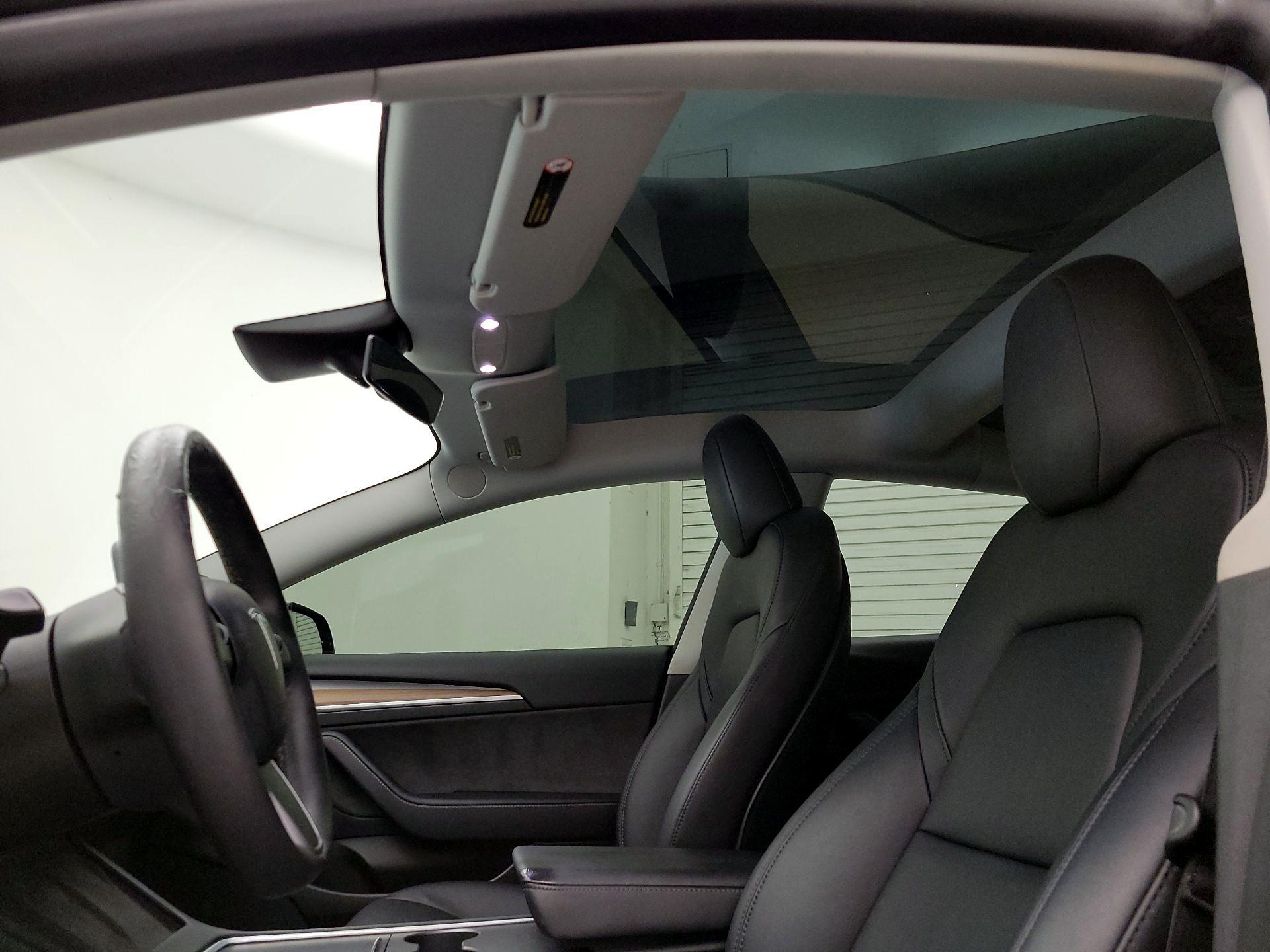 Thumbnail: 2023 Tesla Model 3 - 19