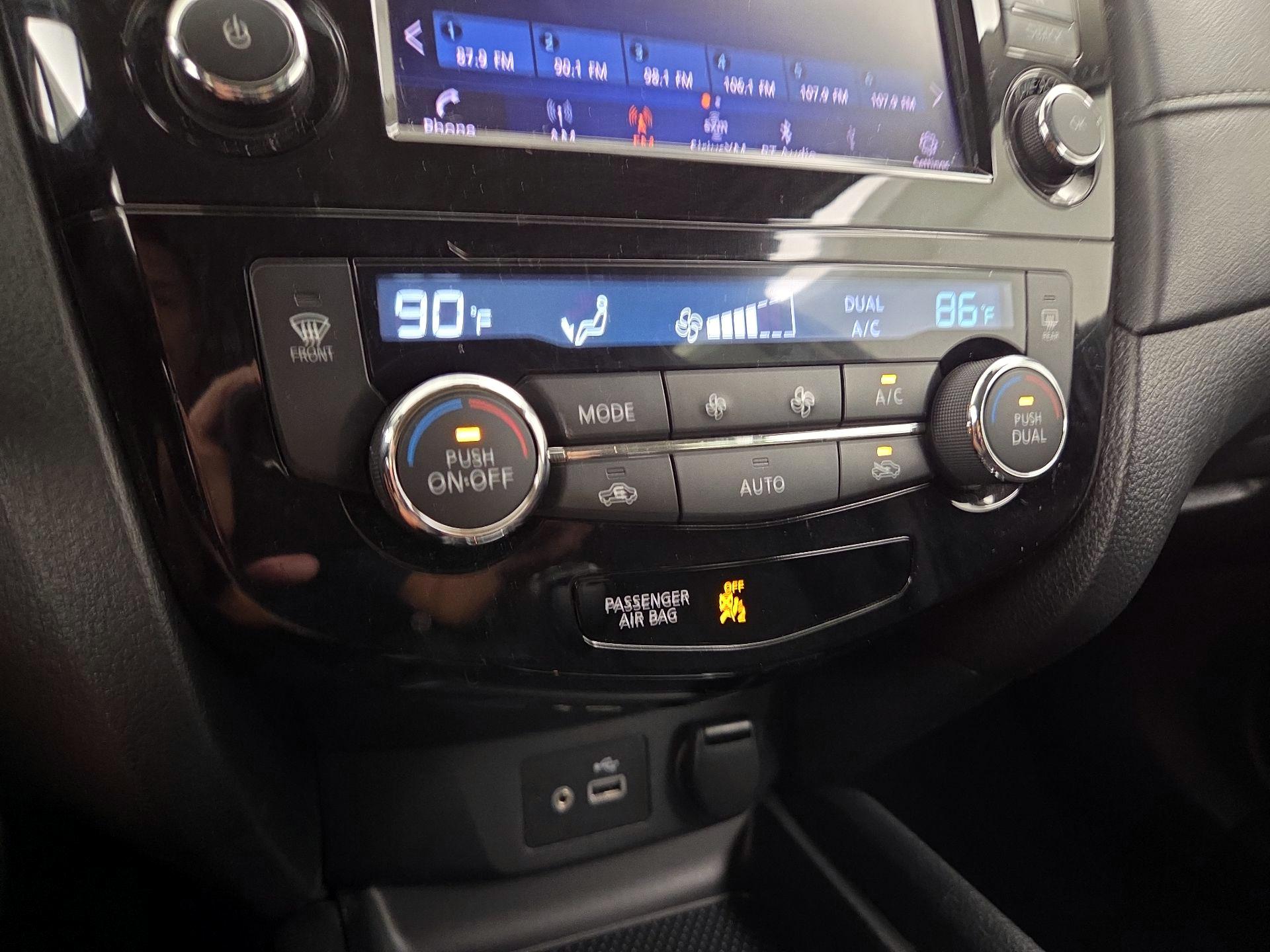 Thumbnail: 2019 Nissan Rogue - 16