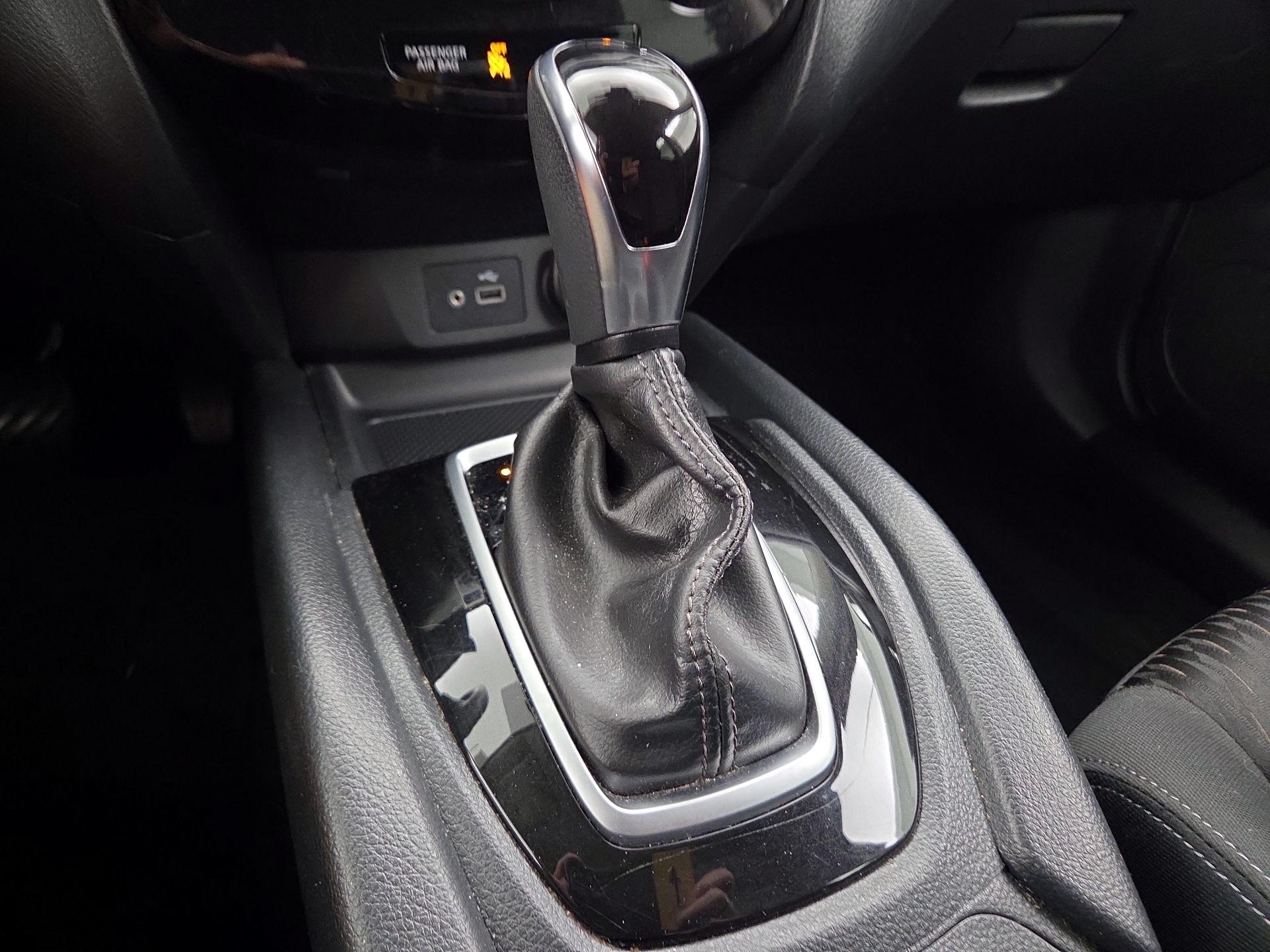 Thumbnail: 2019 Nissan Rogue - 17