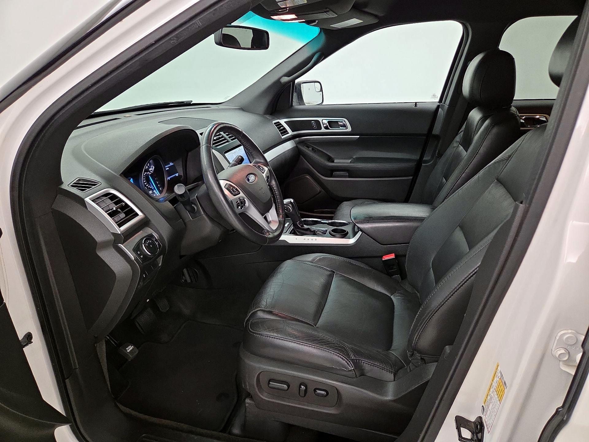 Thumbnail: 2015 Ford Explorer - 11