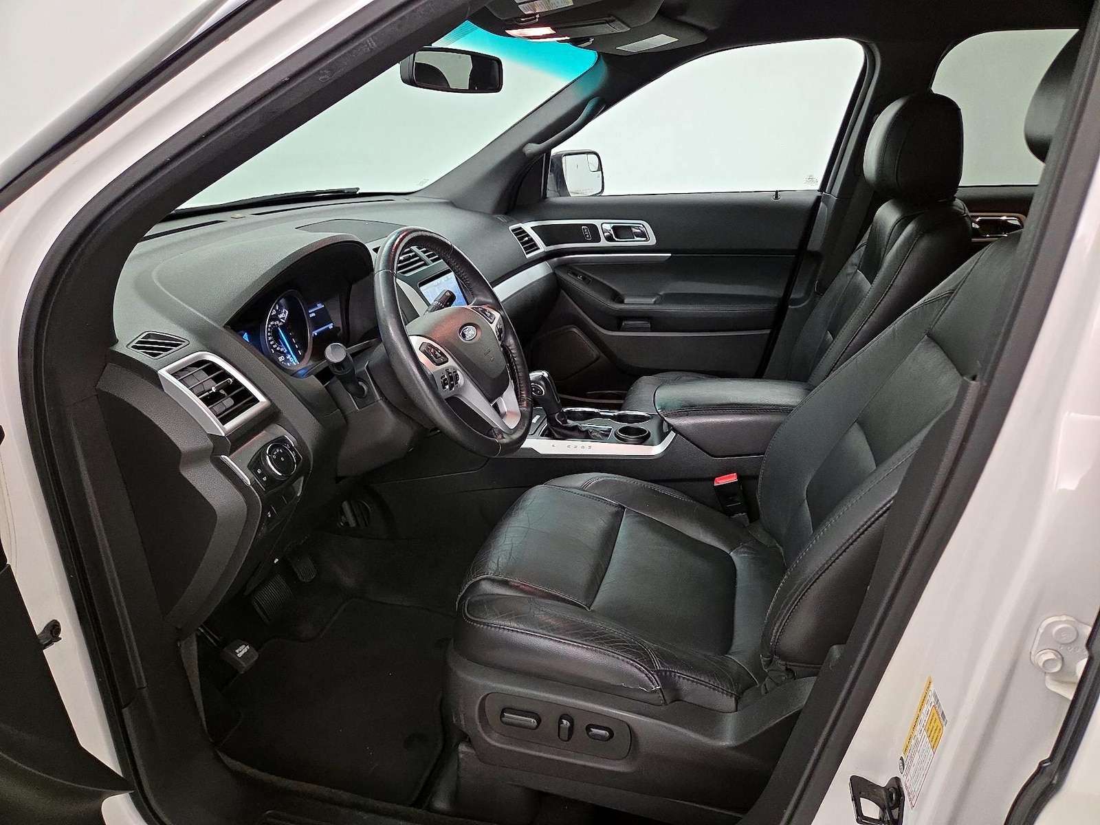 2015 Ford Explorer XLT - Photo 12