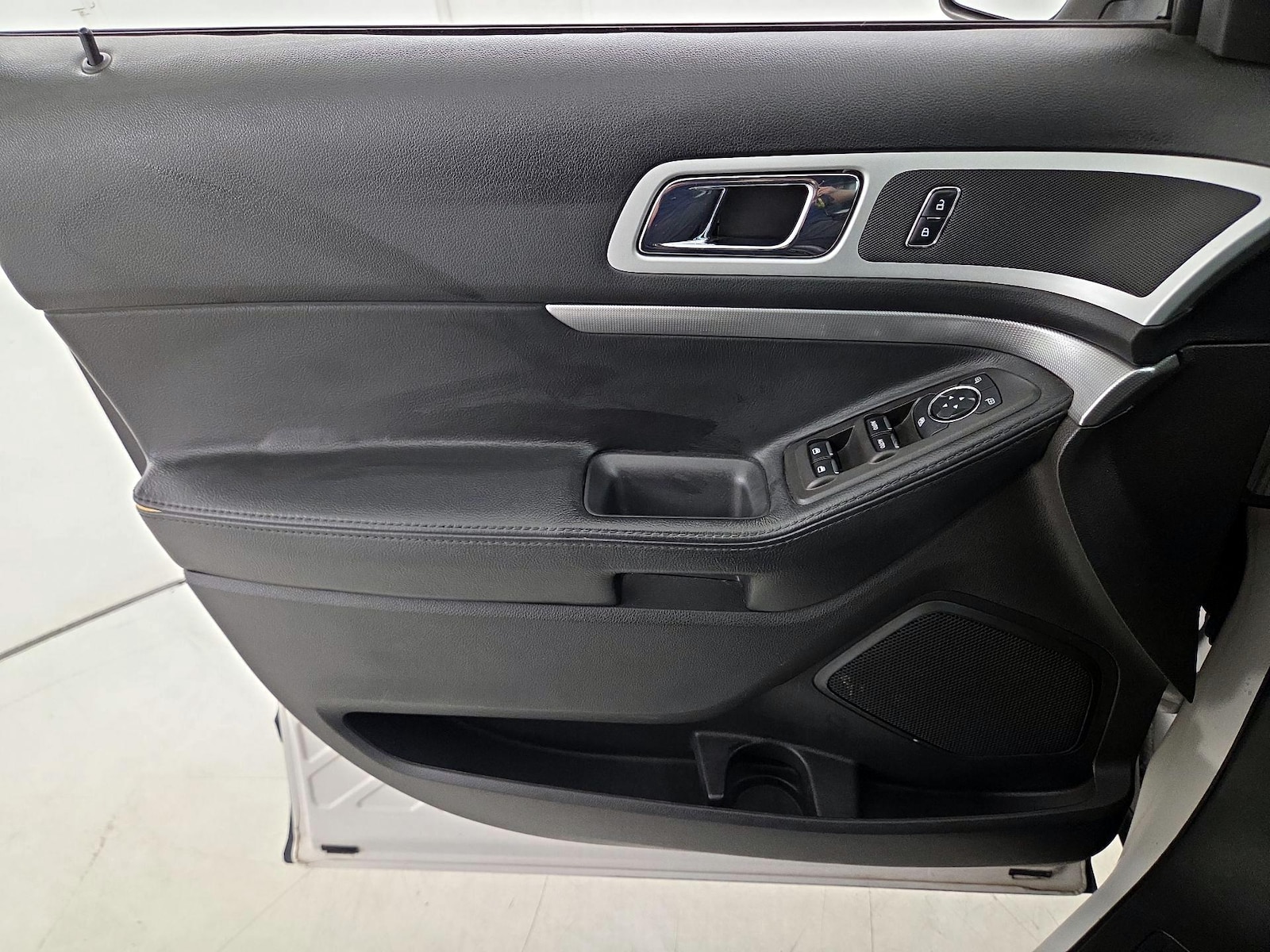 2015 Ford Explorer XLT - Photo 13