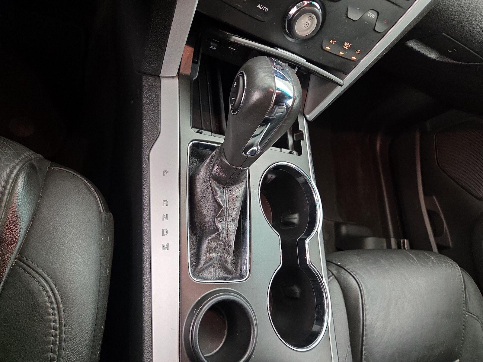 2015 Ford Explorer XLT - Photo 19